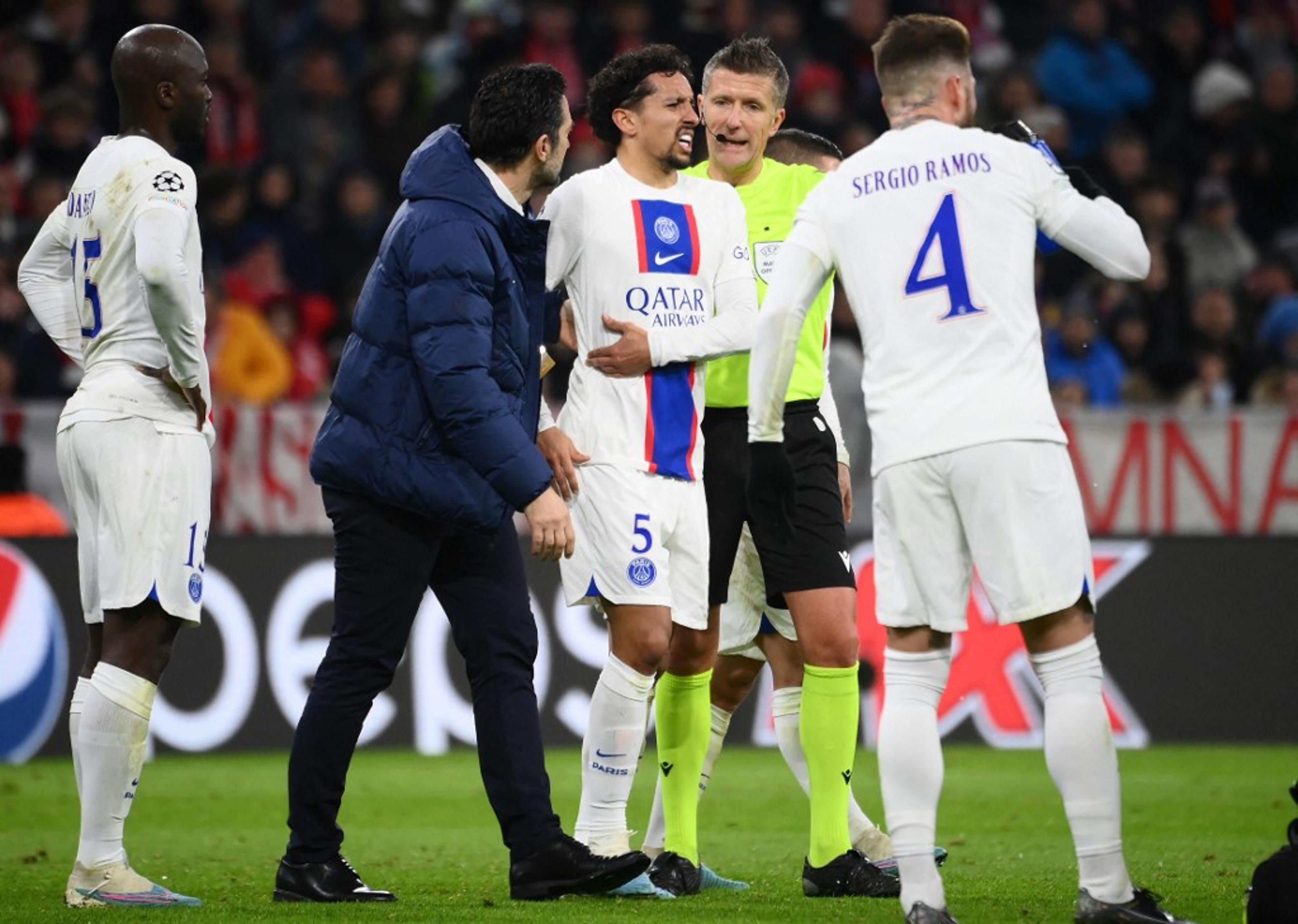 Marquinhos volta a sentir problema na costela e deixa jogo do PSG contra o Bayern na Champions