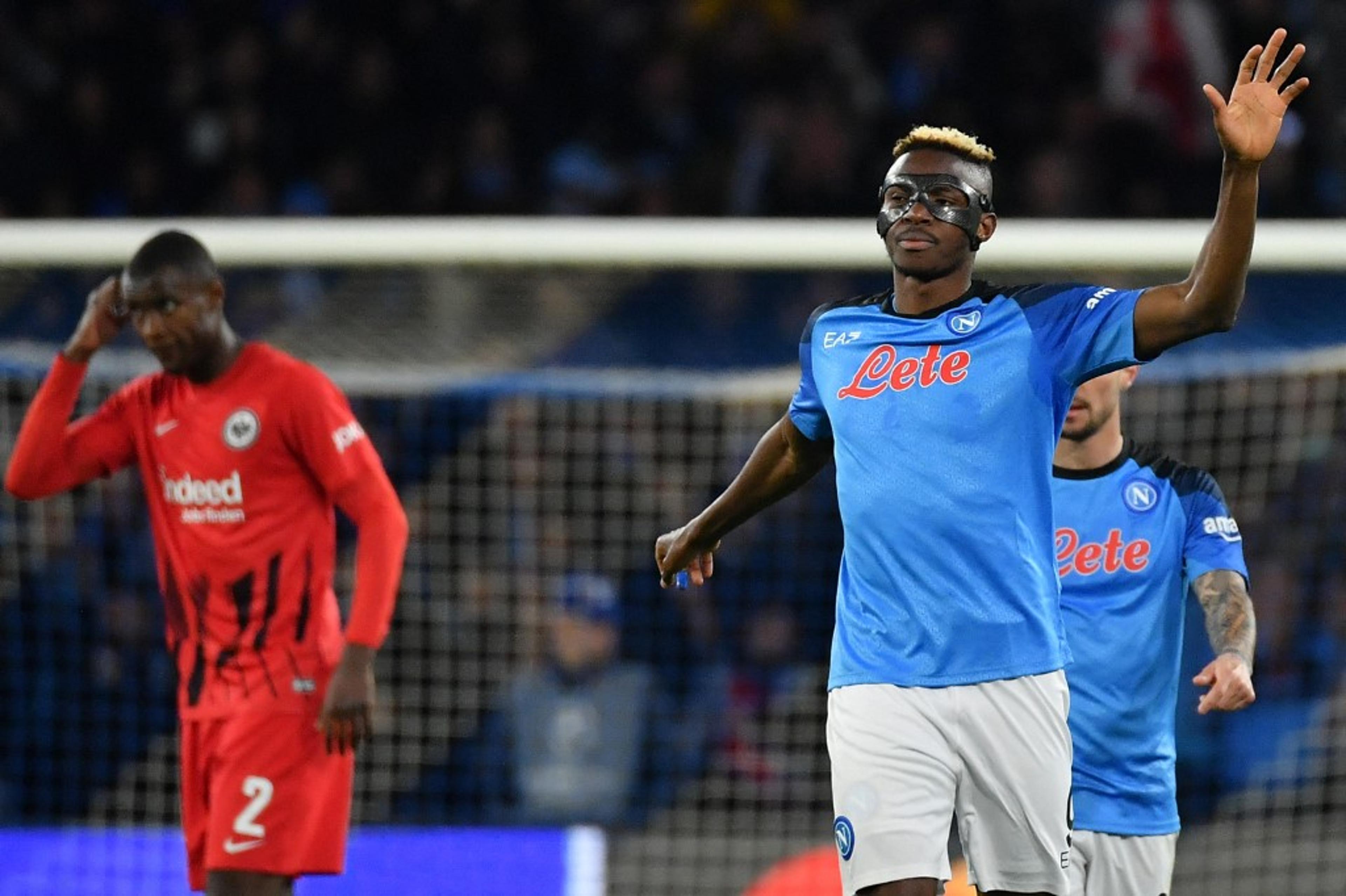 Champions League: Osimhen faz dois, Napoli vence Frankfurt e avança às quartas pela primeira vez na história