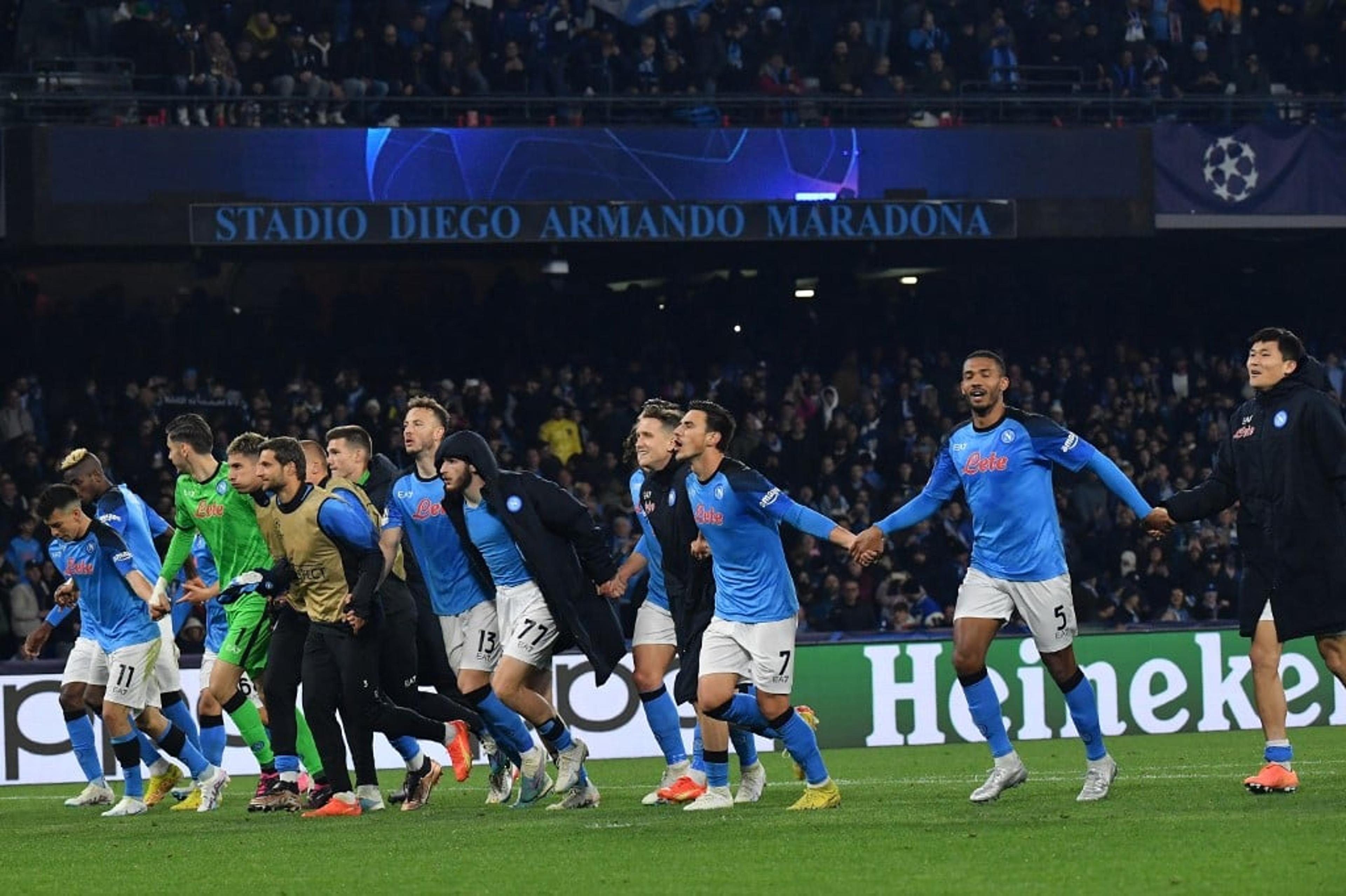 Pela primeira vez nas quartas da Champions, Napoli busca fazer história