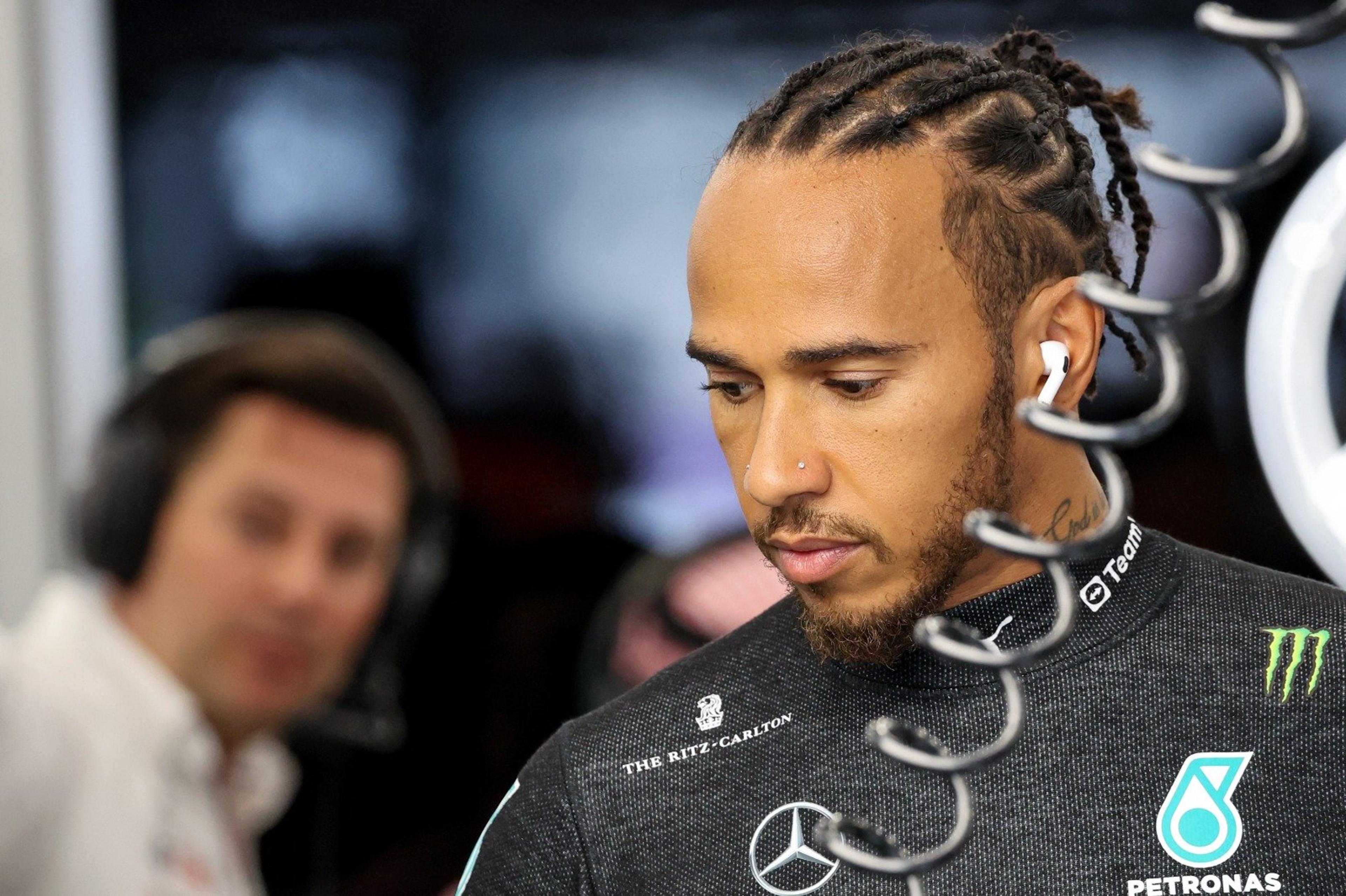 Chefe da Fórmula 1 alerta: ‘Hamilton vai precisar entender mentalidade da Ferrari’