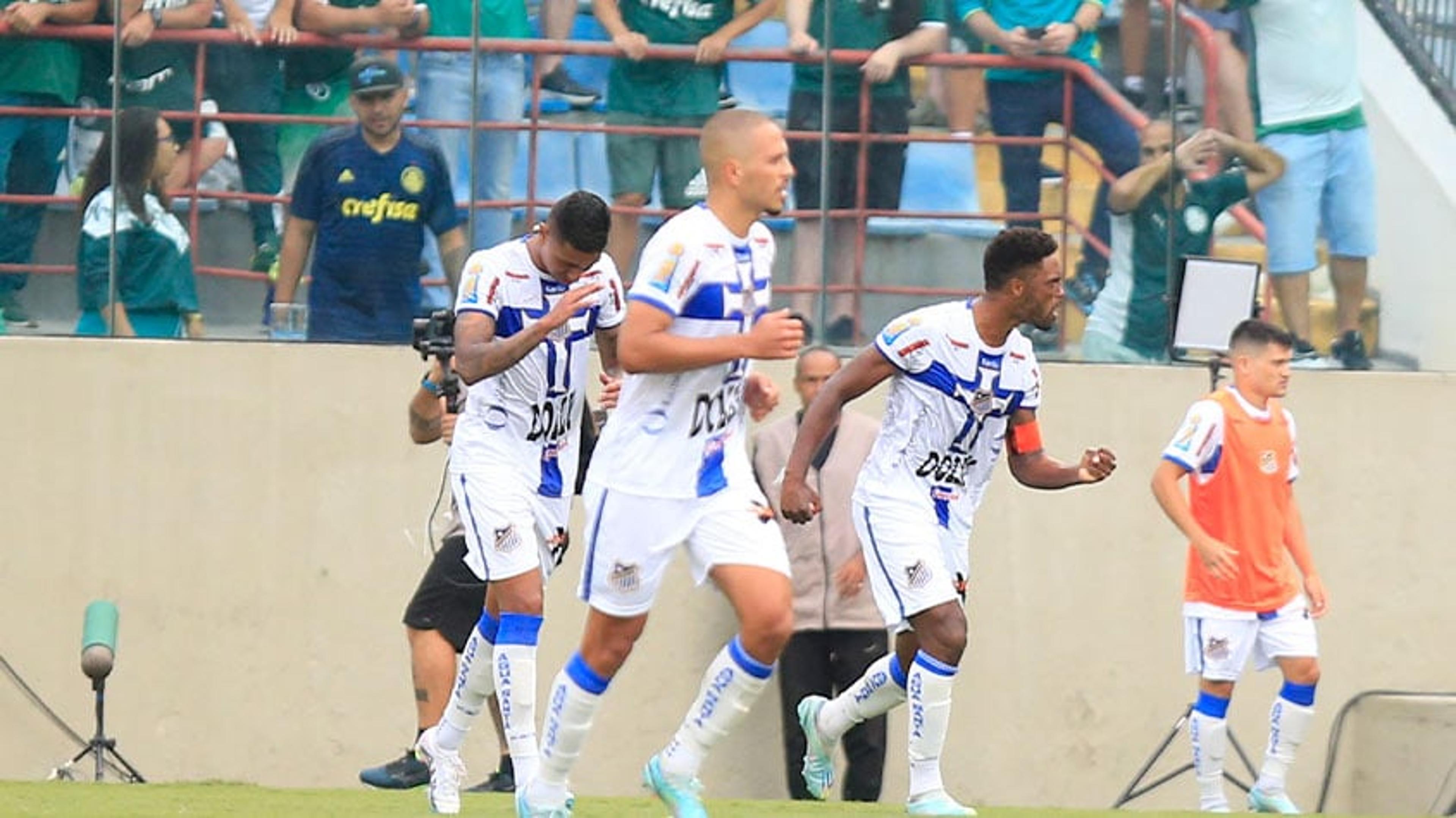 Bruno Mezenga decide no fim, Água Santa vence o Palmeiras e se aproxima do título no Paulistão