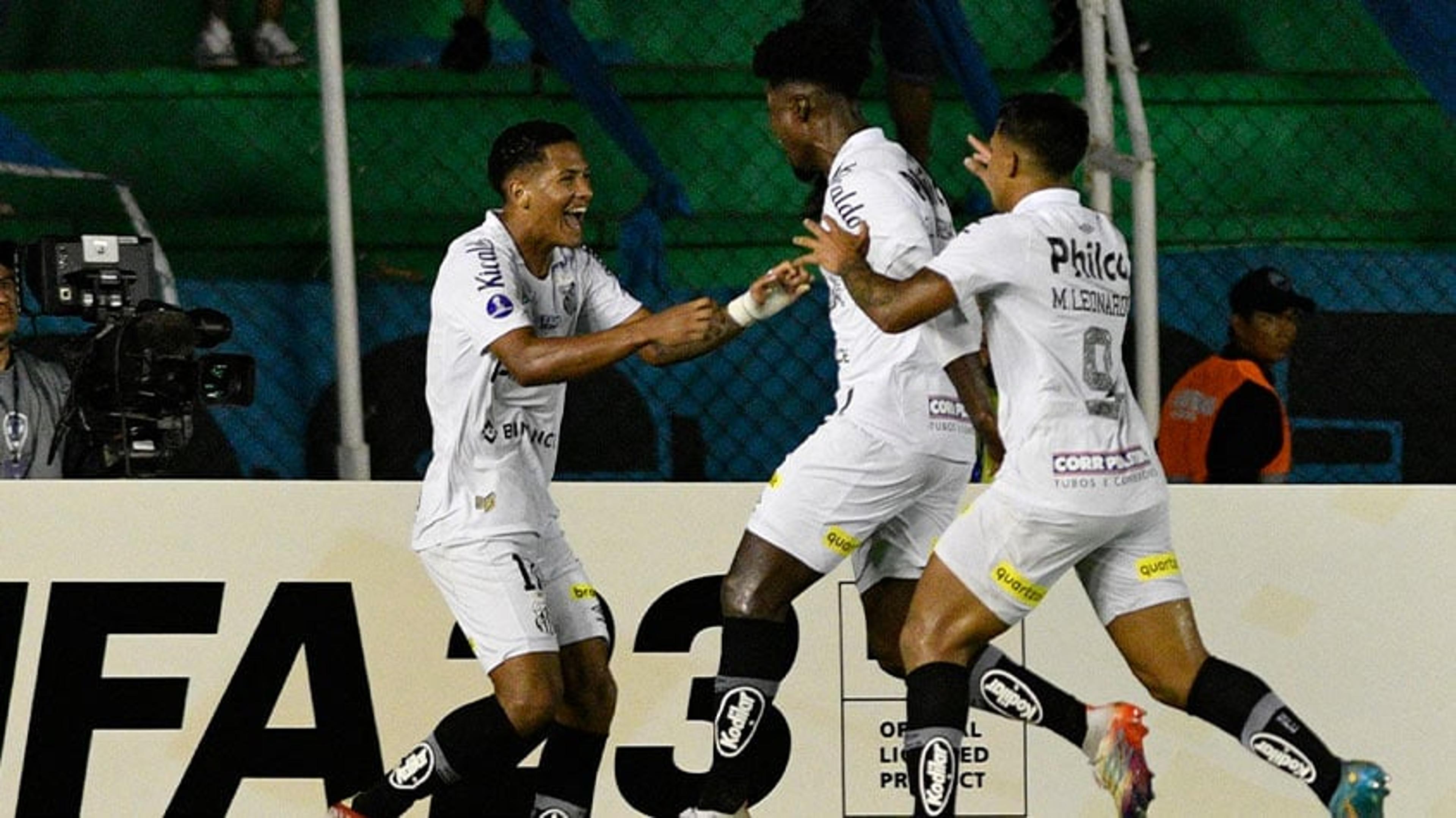 VÍDEO: Os melhores momentos da sofrida vitória do Santos sobre o Blooming na Sul-Americana