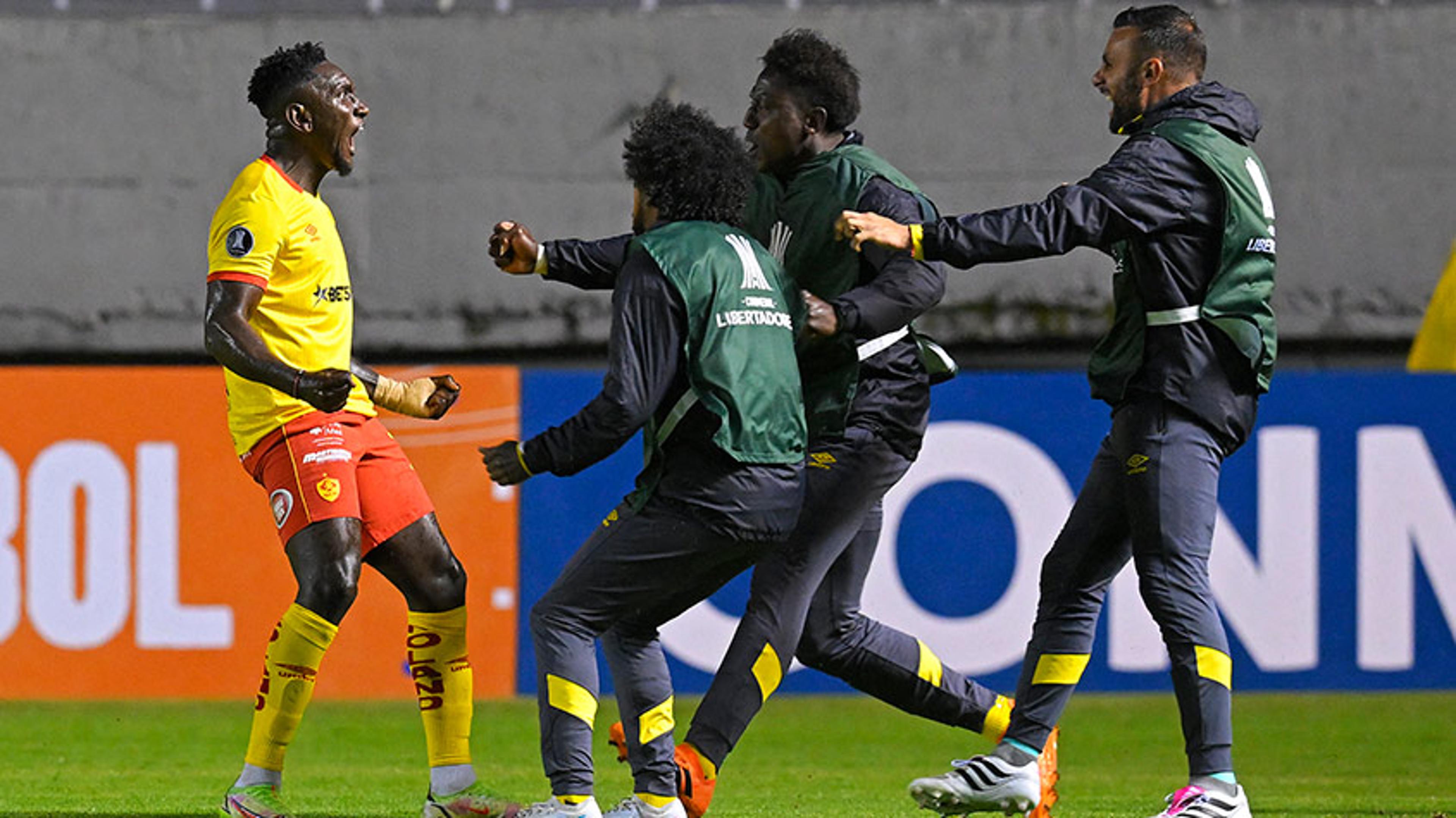 VÍDEO: veja os melhores momentos da derrota do Flamengo para o Aucas pela Libertadores