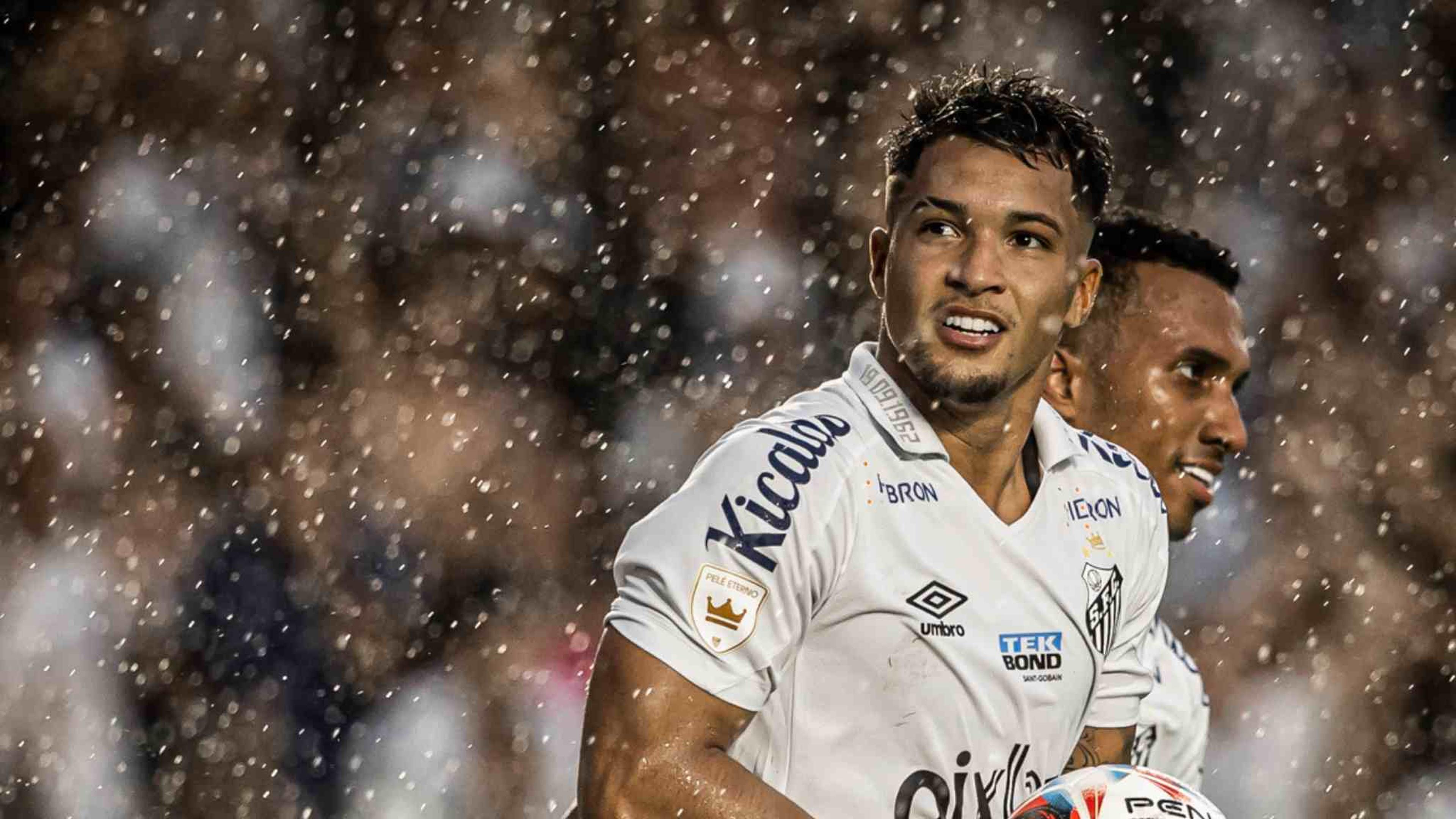 Escalação do Santos: Marcos Leonardo retorna, e Lucas Braga ganha vaga de titular contra o Cruzeiro