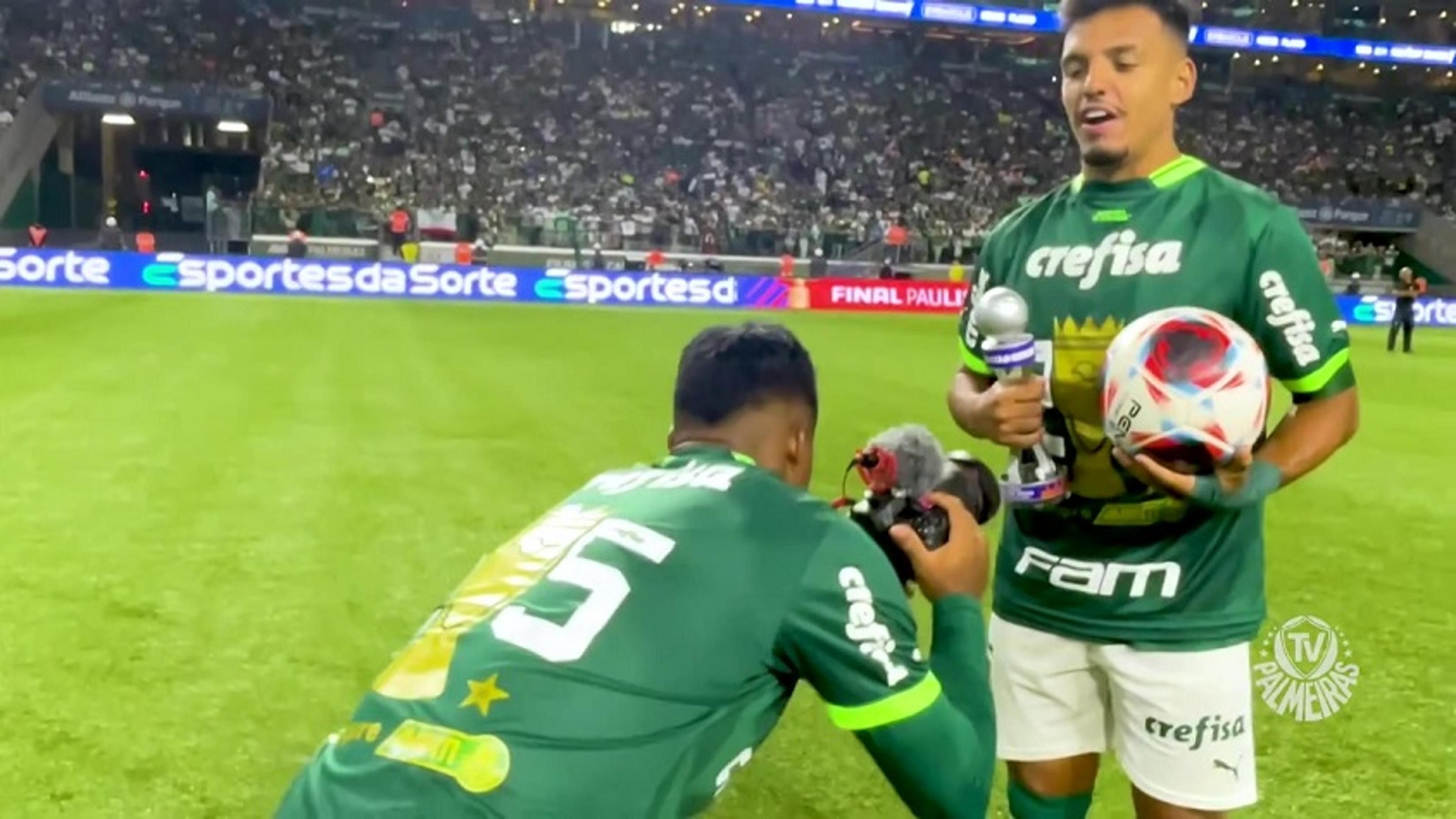 VÍDEO: Endrick filma festa do Palmeiras após o título do Paulistão