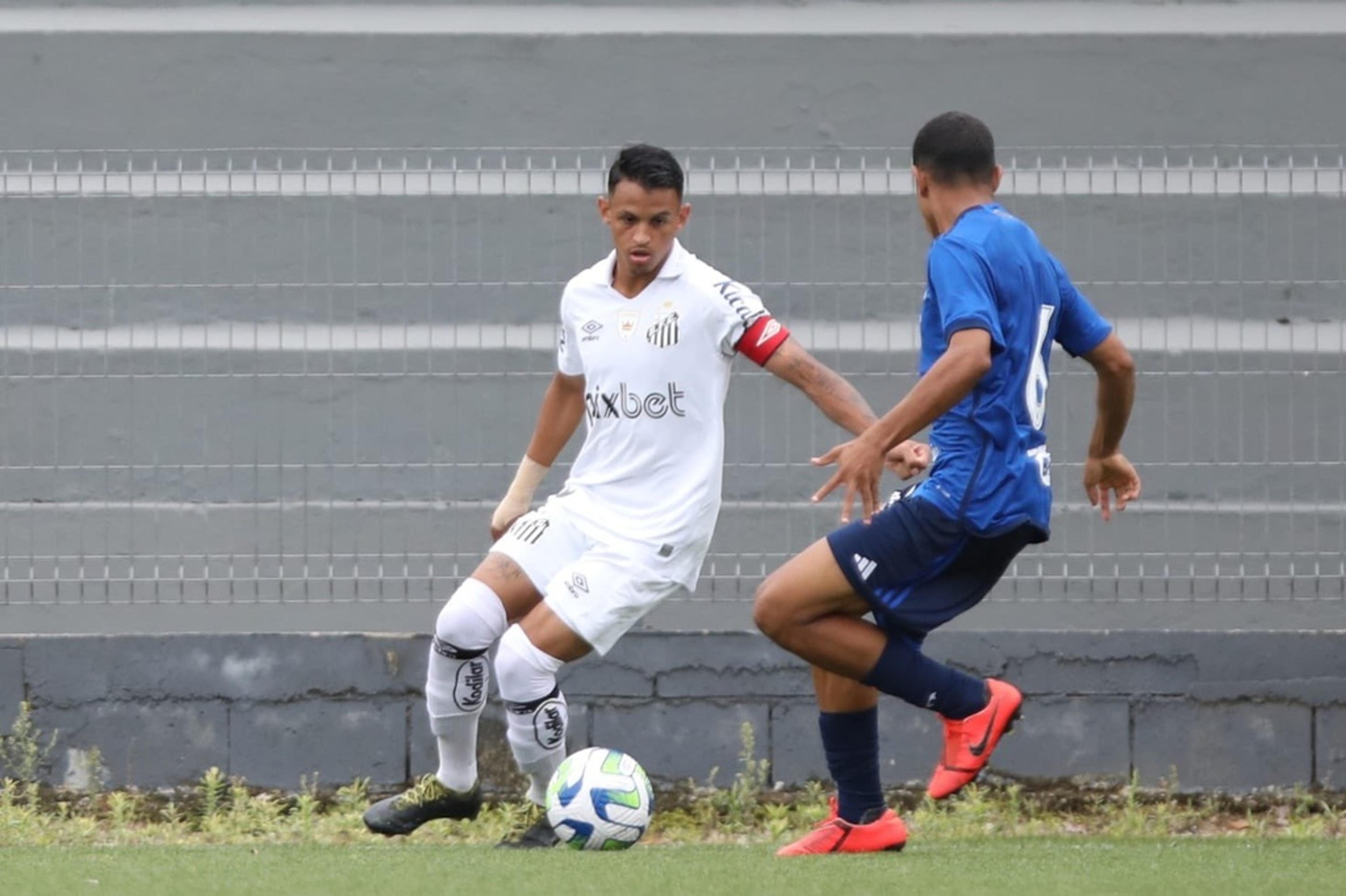 Em jogo repleto de gols, Santos goleia Cruzeiro e assume liderança provisória do Brasileirão Sub-20