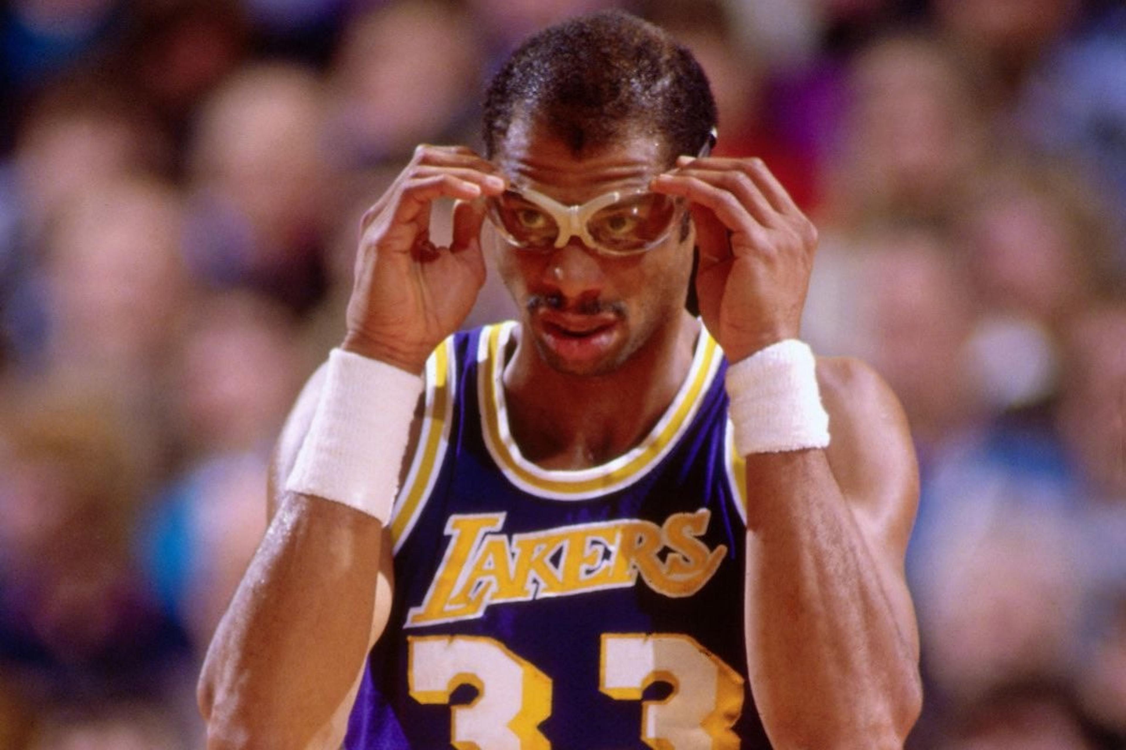 Confira números de Kareem Abdul-Jabbar, segundo maior pontuador da história da NBA