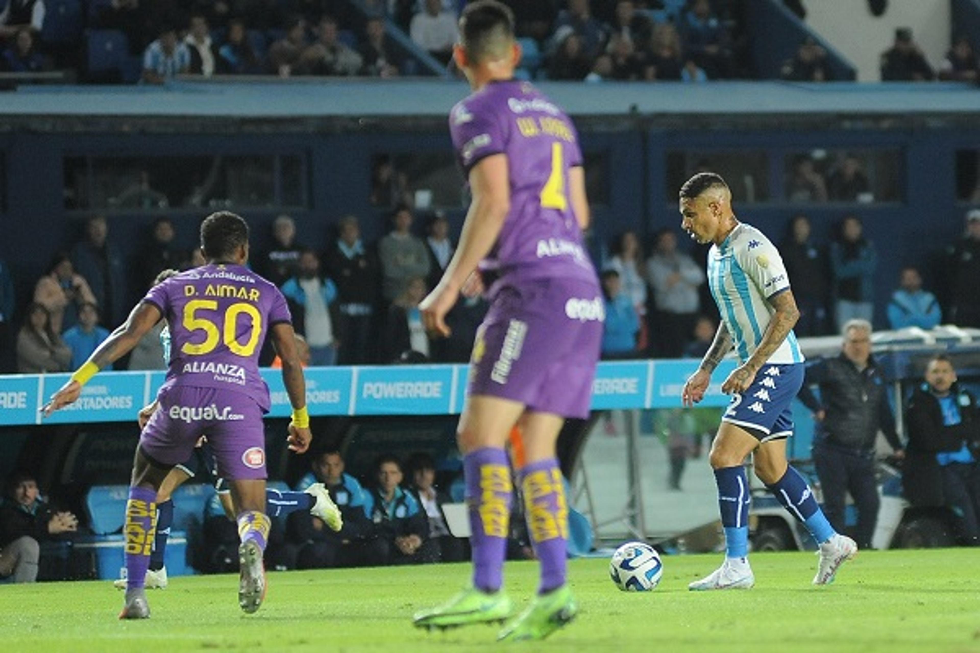 Sincerão! Zagueiro do Aucas admite culpa em derrota para o Racing pela Libertadores