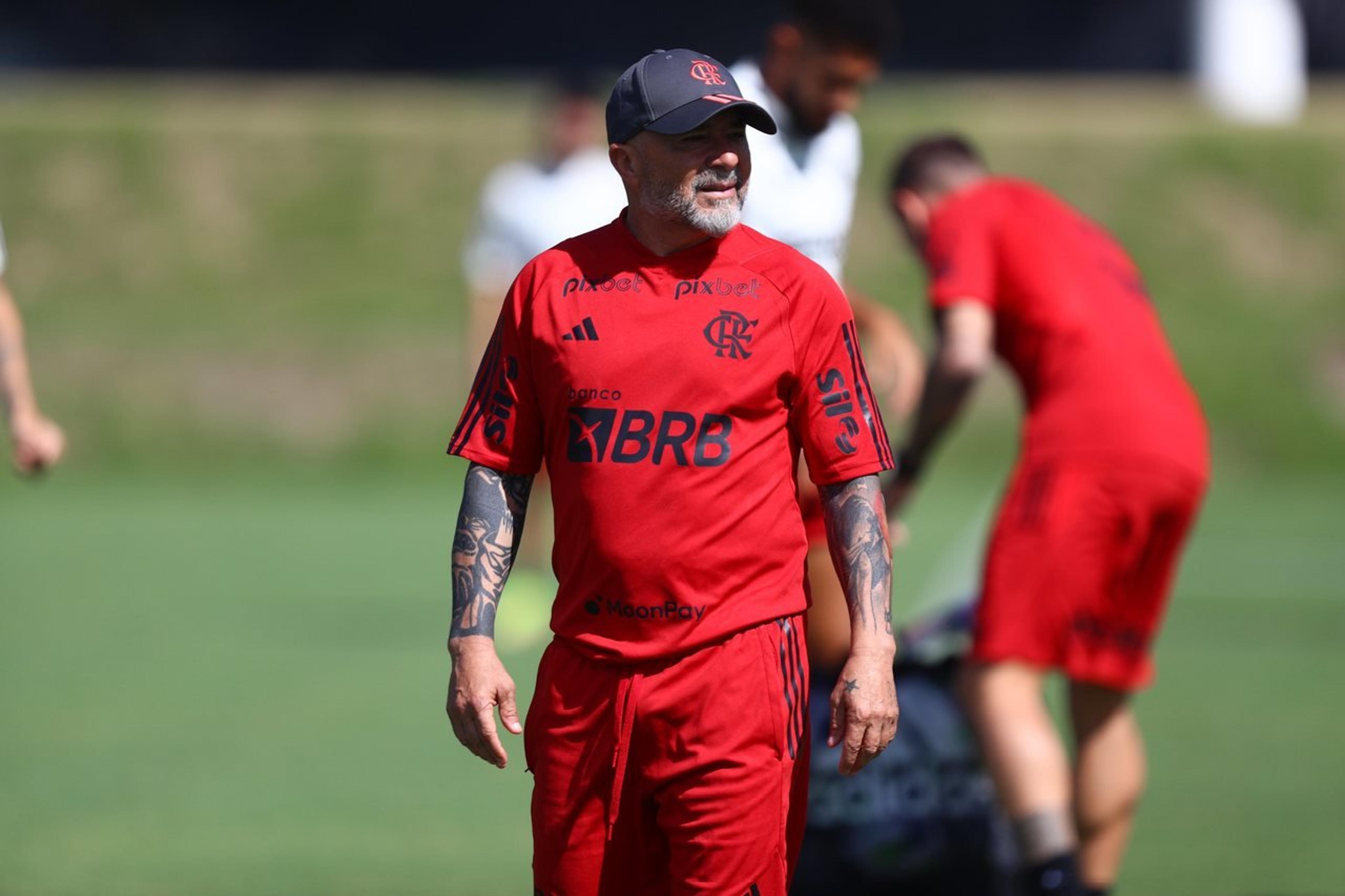 Volante do Flamengo sofre lesão grave e Sampaoli vai fazer ajustes contra o América-MG; veja a provável escalação!