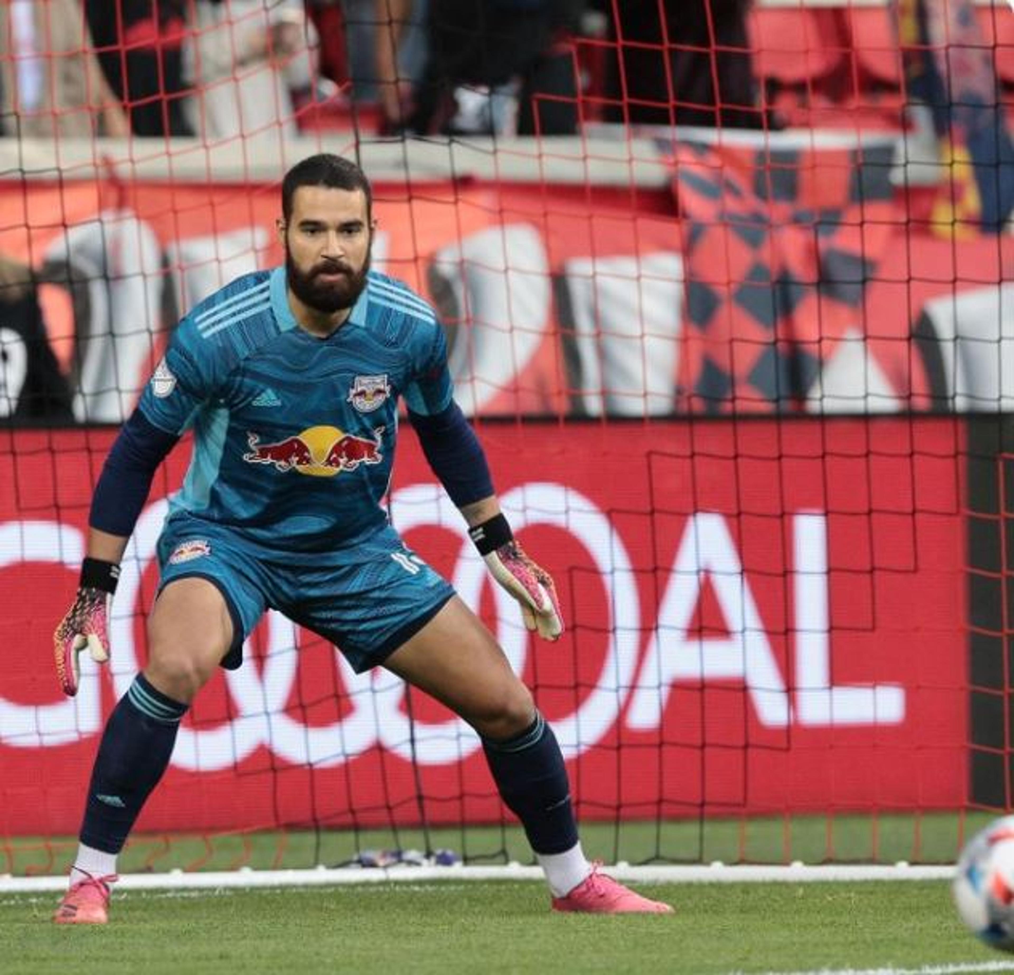 Goleiro brasileiro pode se naturalizar e defender outra seleção na América