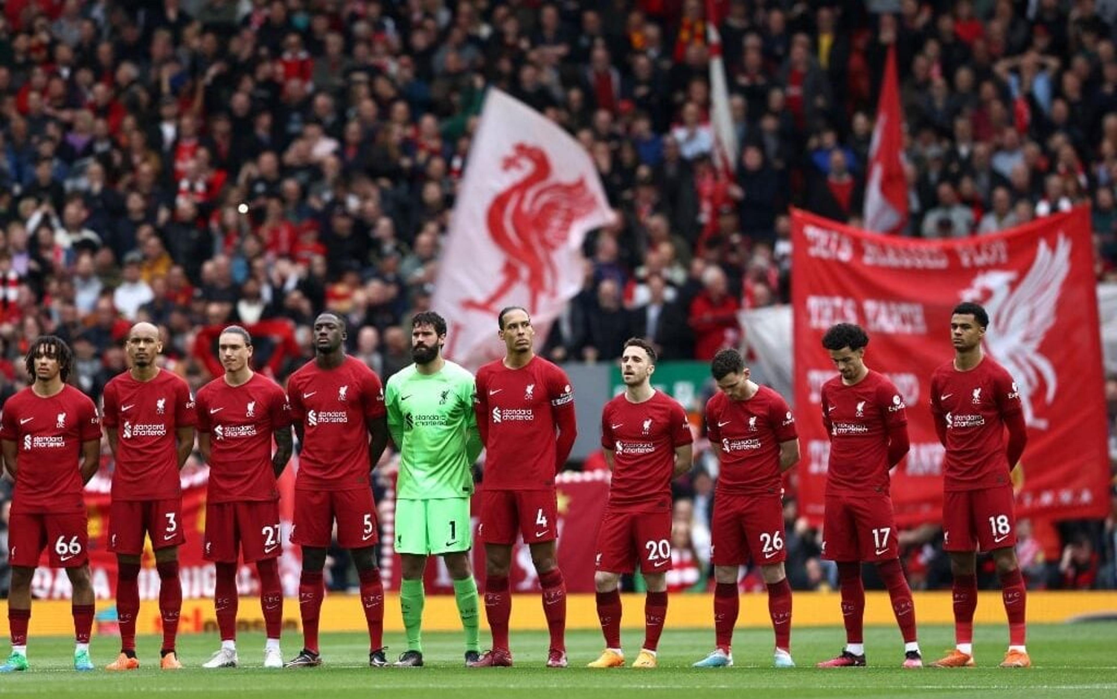 No dia da coroação de Rei Charles III, torcida do Liverpool vaia hino da Inglaterra