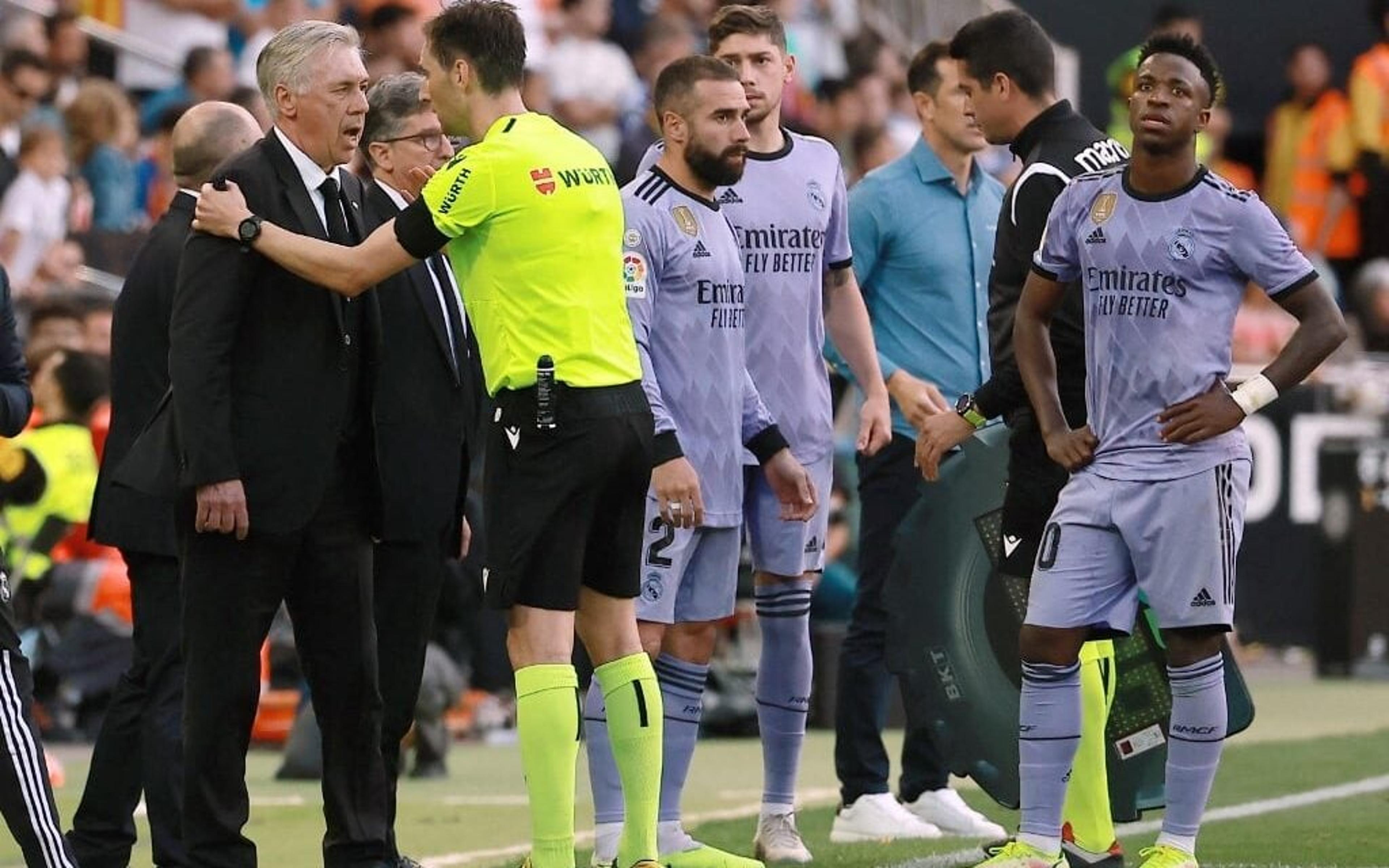 Vini Jr sofre com insultos racistas em derrota do Real Madrid para o Valencia em La Liga