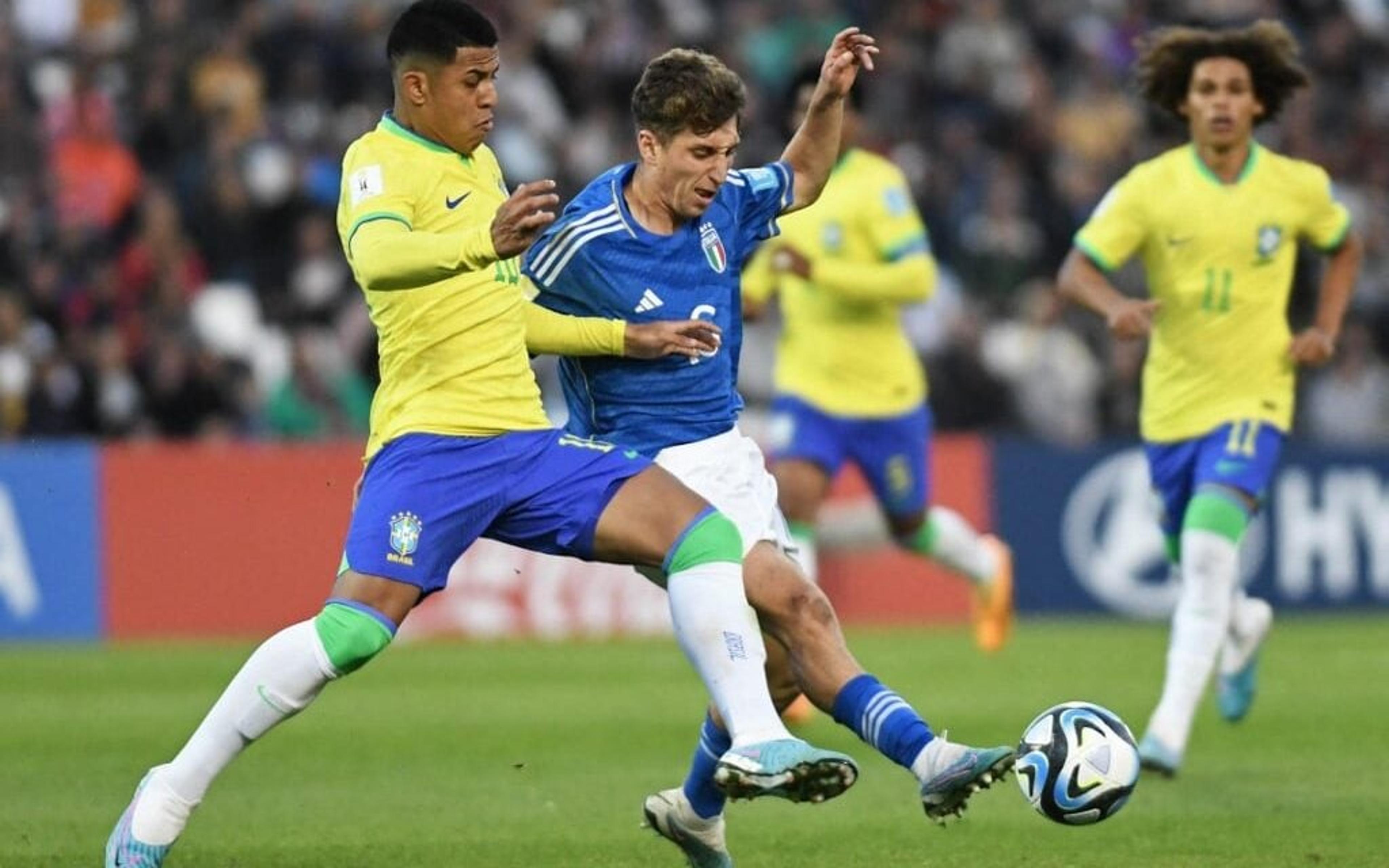 Marcos Leonardo, do Santos, marca dois gols, mas Seleção Brasileira perde para Itália na estreia do Mundial Sub-20