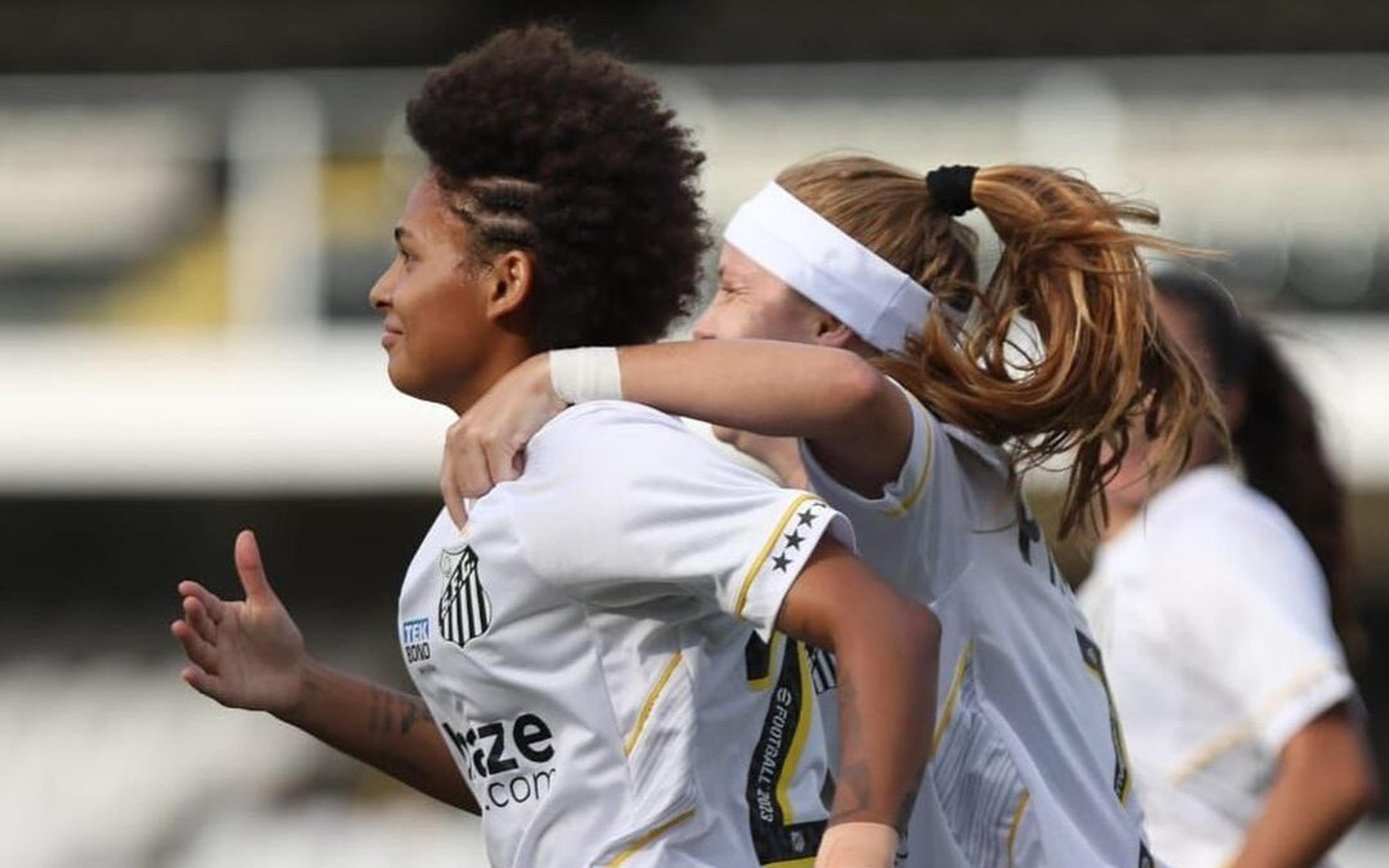 Santos vence Atlético-MG pelo Brasileirão Feminino, mas destaque da equipe sai de ambulância