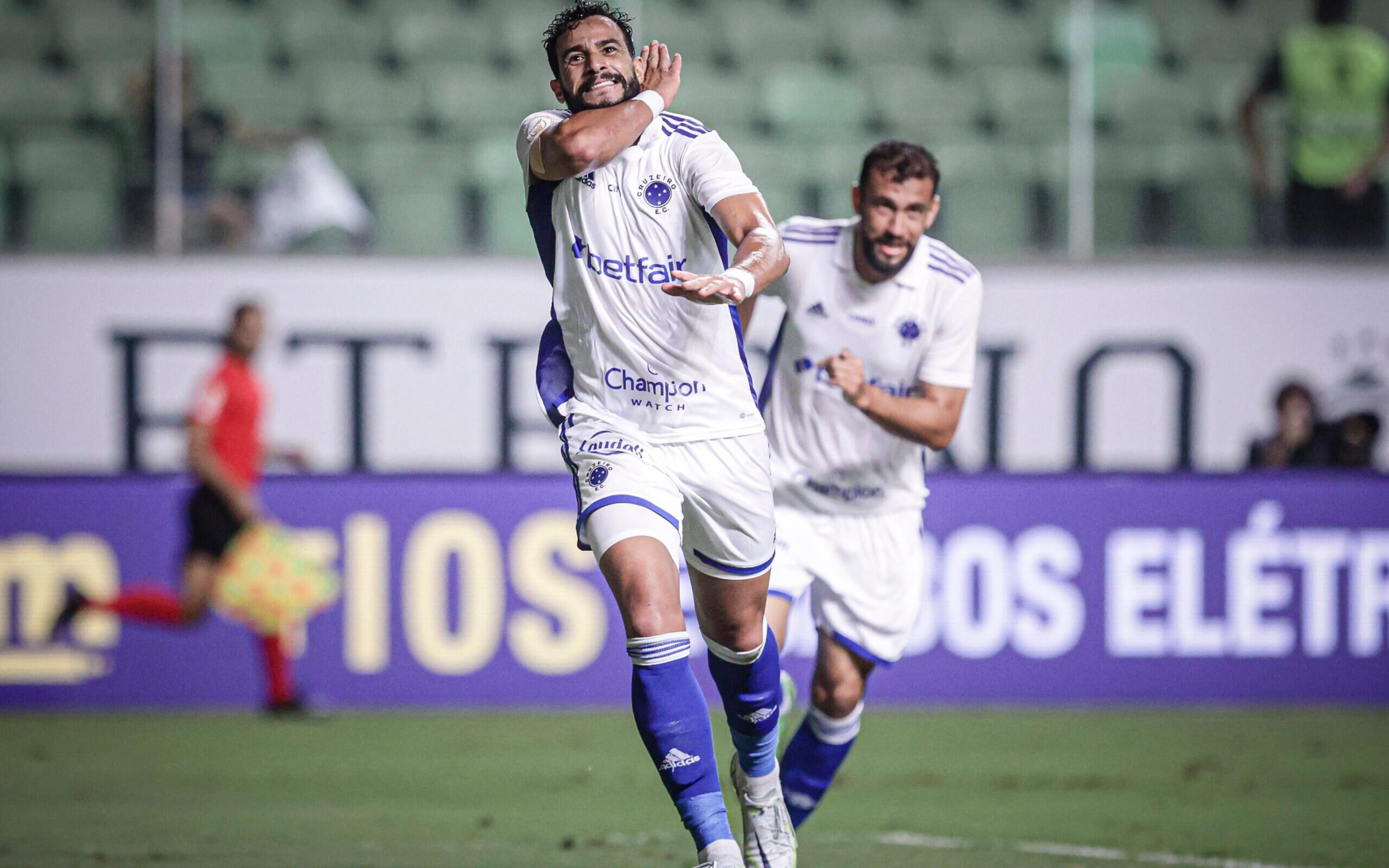 Henrique Dourado marca pela primeira vez no retorno ao Cruzeiro e encerra jejum de nove meses sem gols