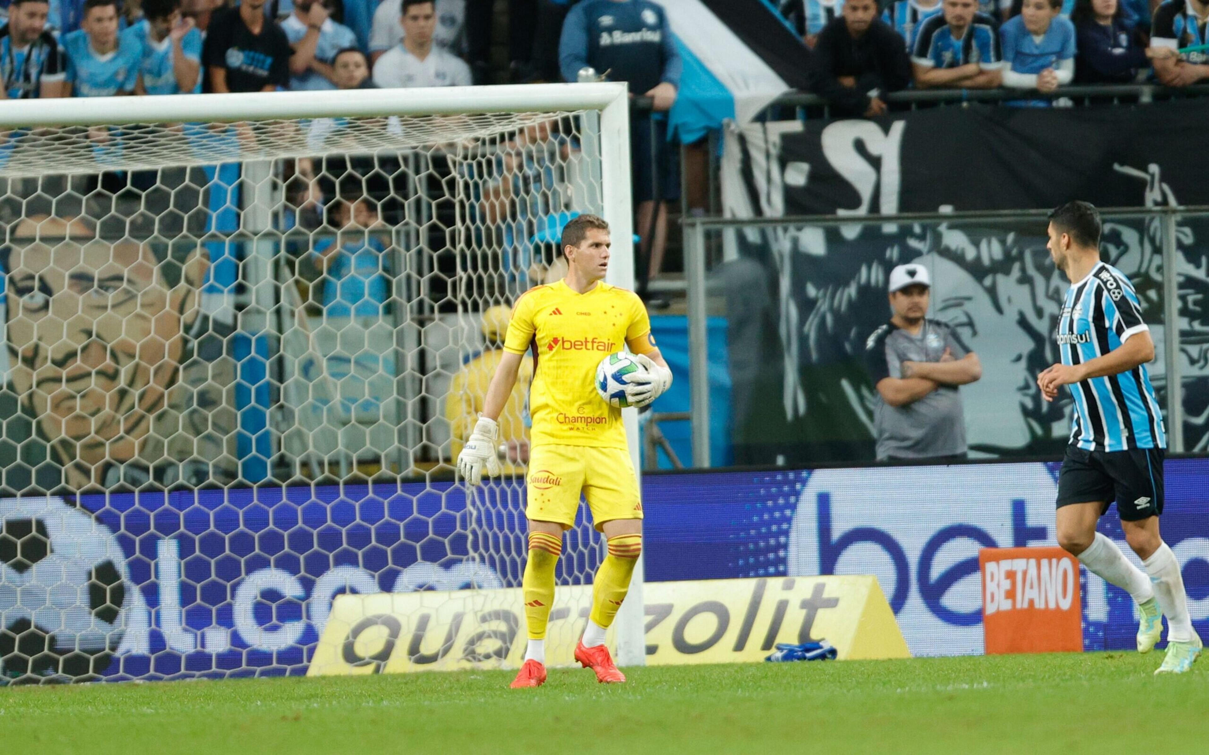 Rafael Cabral vê boa atuação do Cruzeiro, mas lamenta resultado na Copa do Brasil