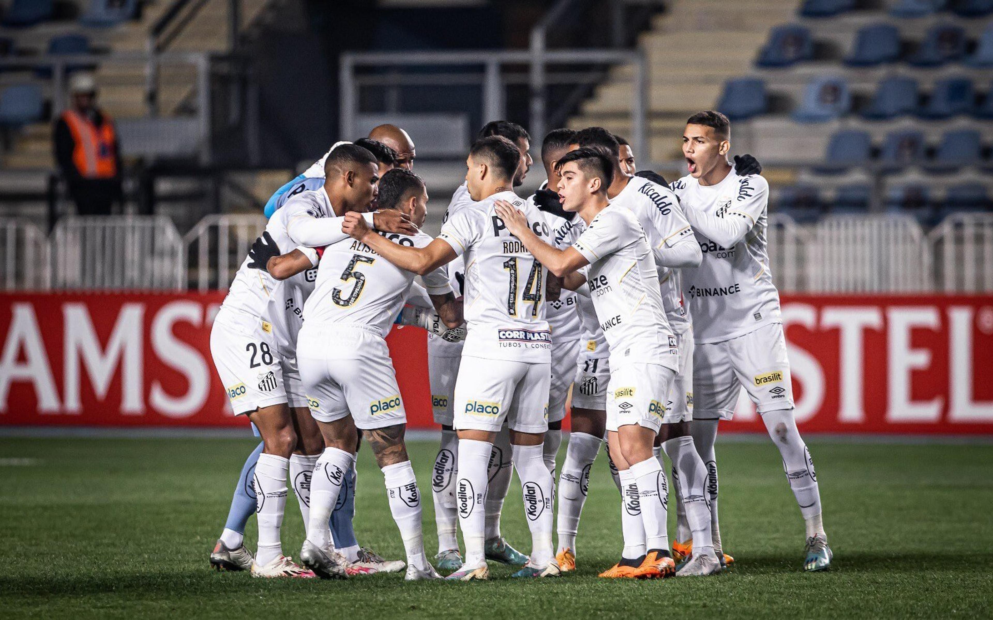 Ângelo e Joaquim sofrem racismo em derrota do Santos pela Sul-Americana