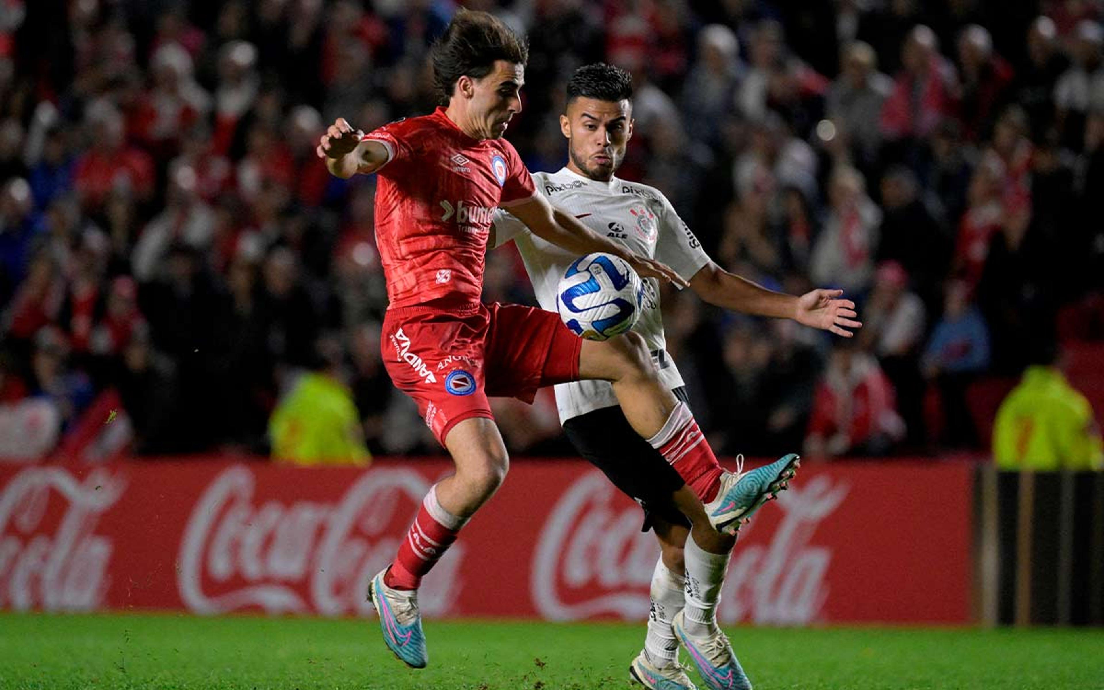 VÍDEO: Os melhores lances do empate do Corinthians com o Argentino Juniors pela Libertadores