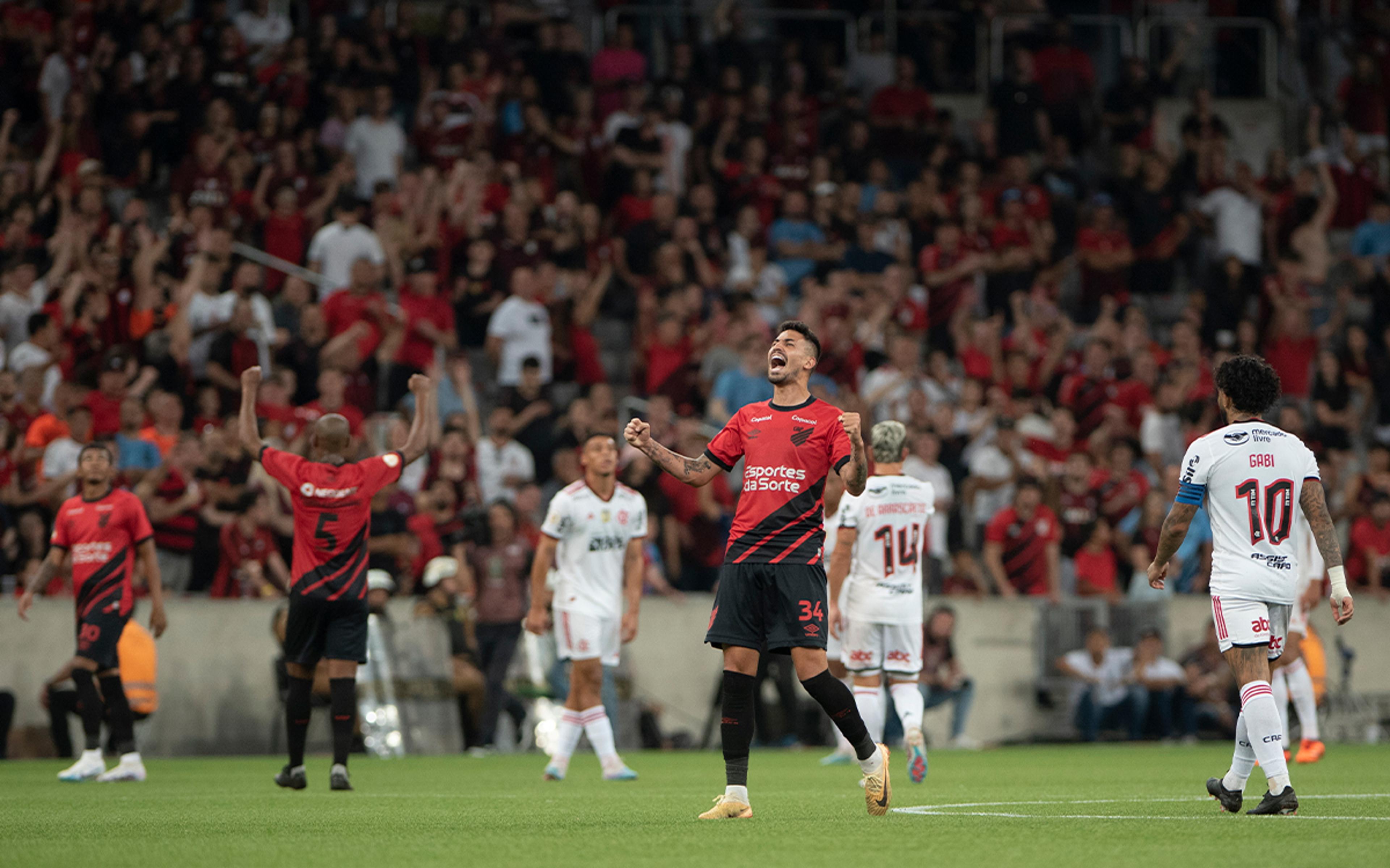 VÍDEO: os melhores momentos da vitória do Athletico sobre o Flamengo pelo Brasileirão