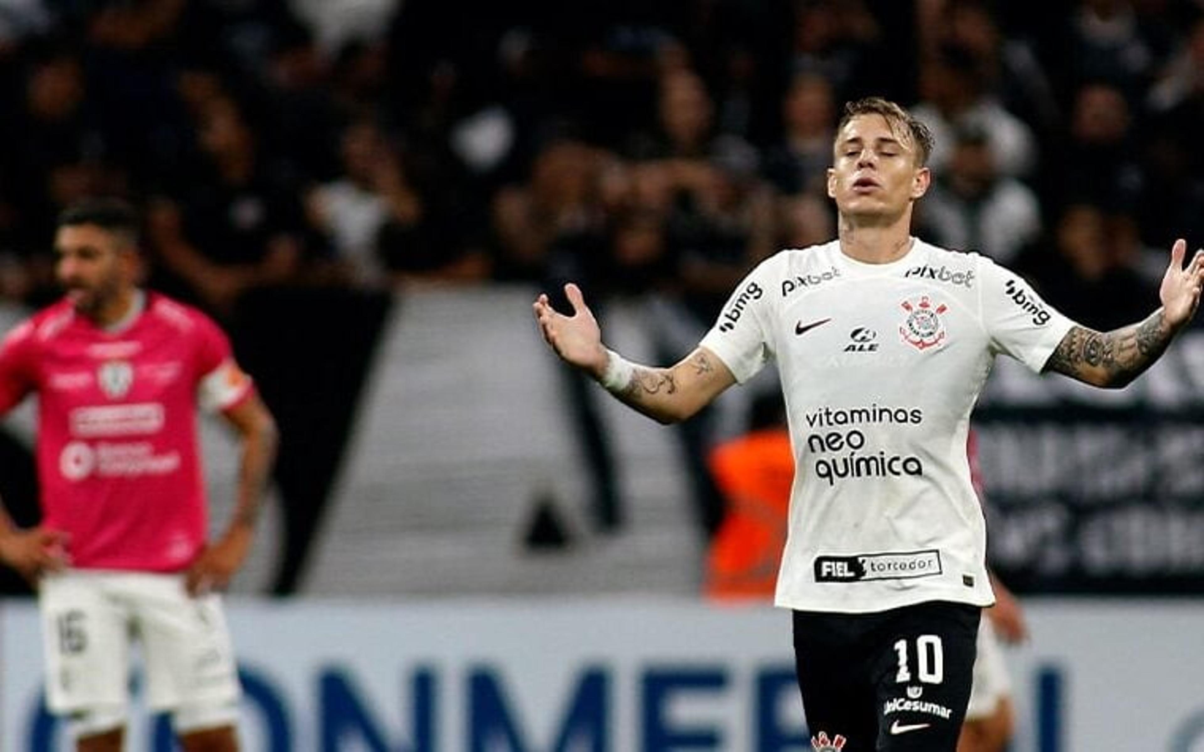 Na estreia de Luxemburgo, Corinthians perde para o Del Valle e se complica na Libertadores