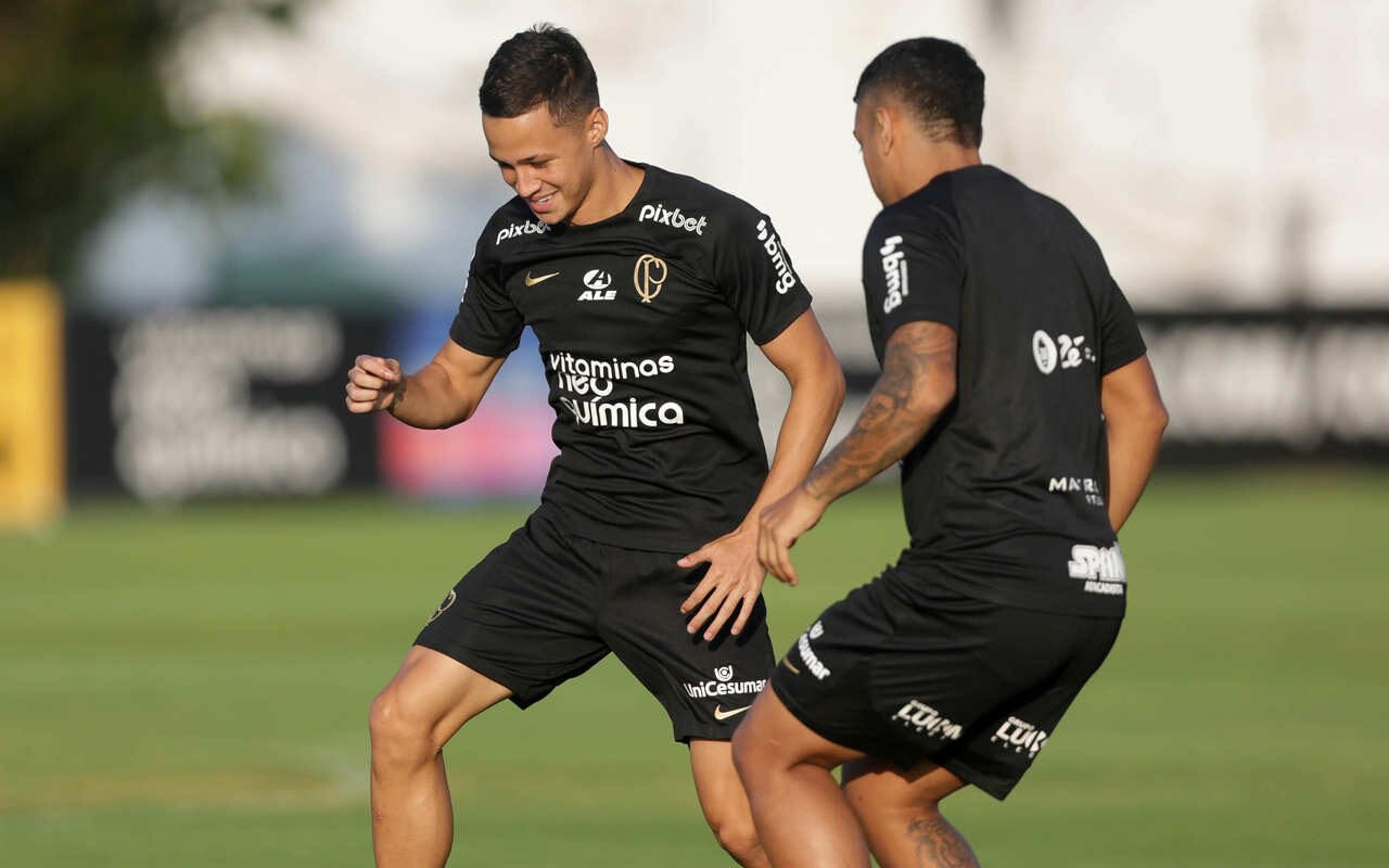 Luxemburgo veta quarteto e dá espaço para atletas da base do Corinthians contra o Fortaleza; veja provável time