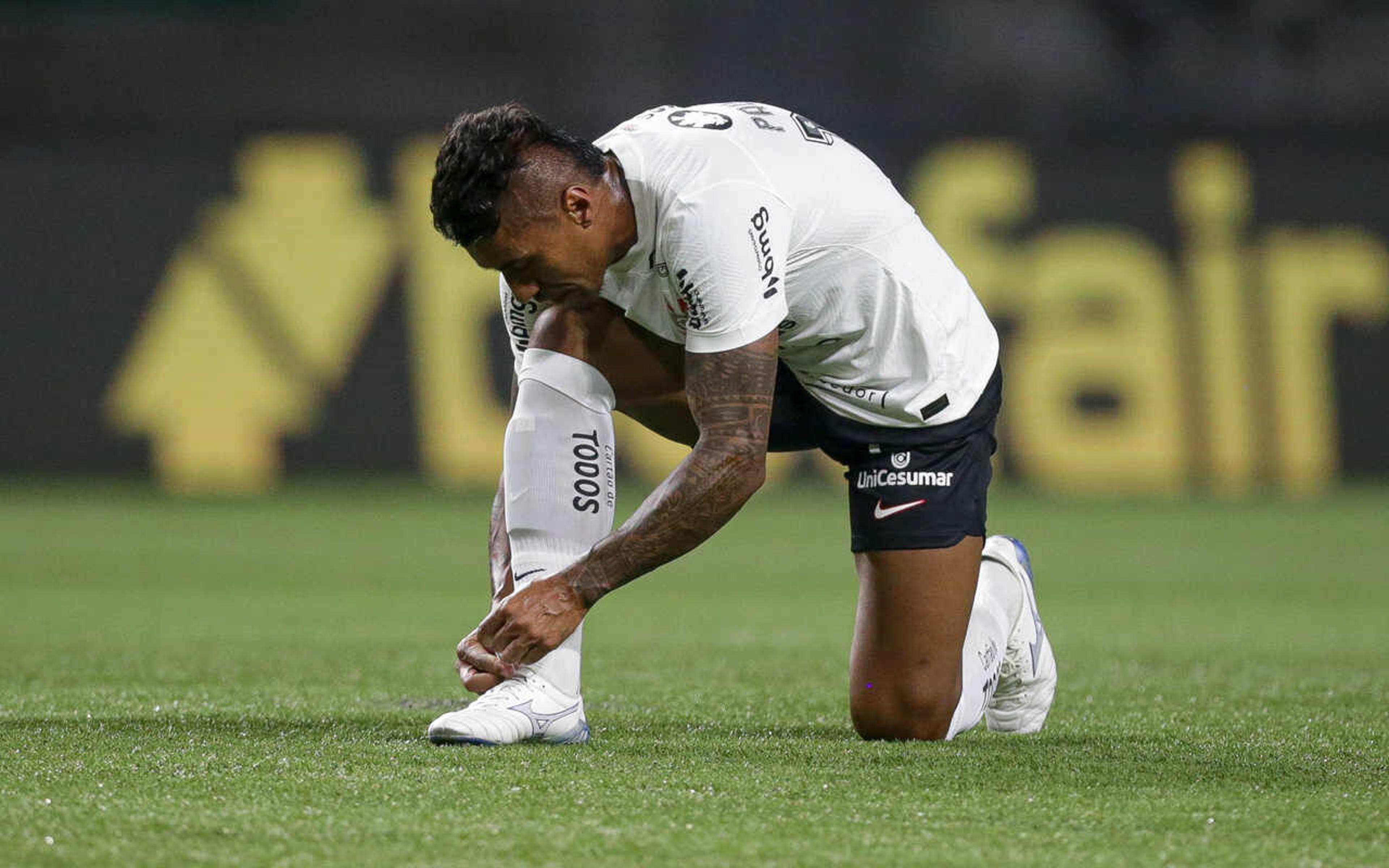 Após nova derrota, Paulinho joga responsabilidade ao elenco e projeta virada de chave no Corinthians