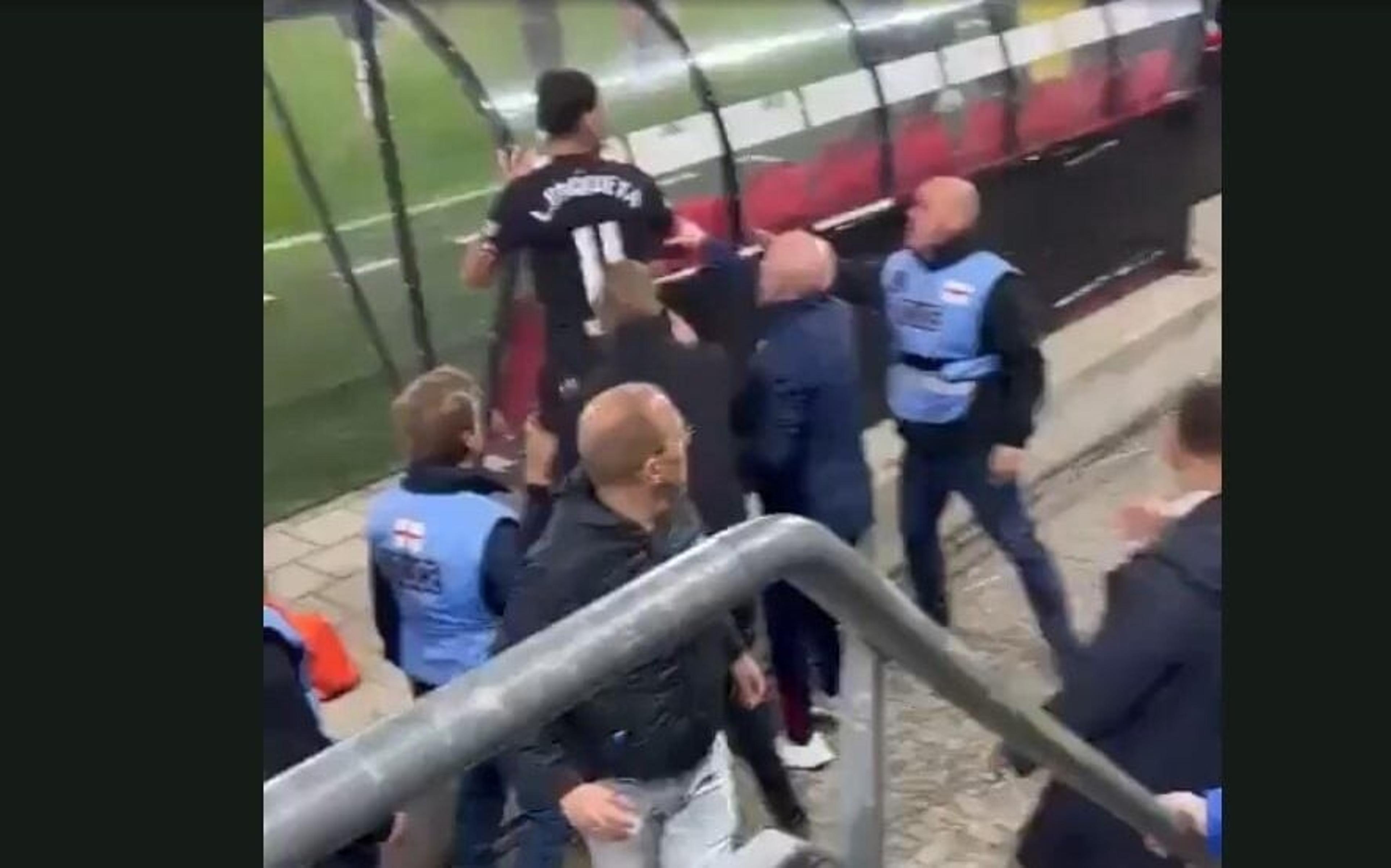 VÍDEO: Lucas Paquetá se envolve em briga para proteger familiares de jogadores do West Ham após ataque dos ultras do AZ