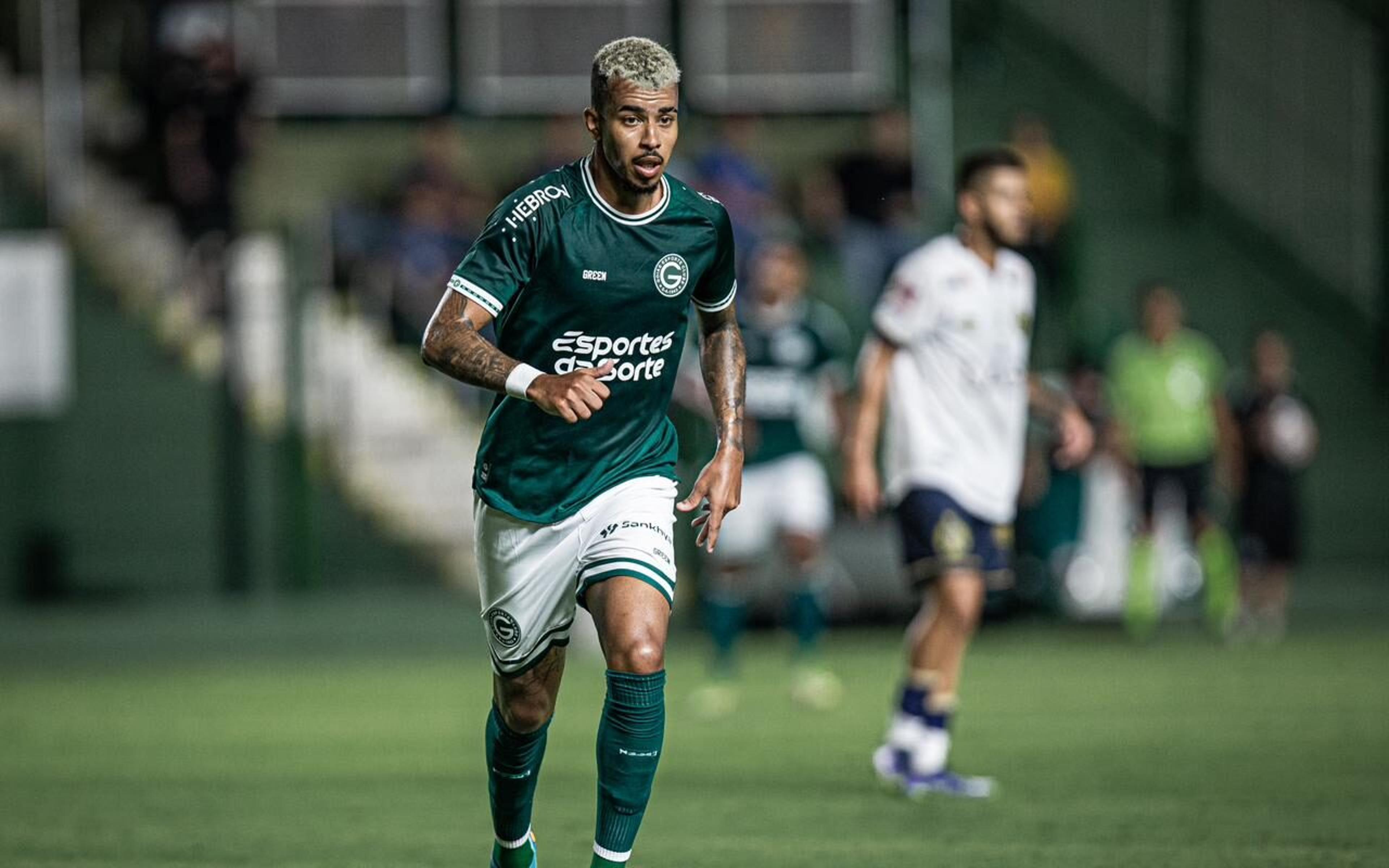 Autor de gol na final da Copa Verde, Philippe Costa celebra vitória sobre o Paysandu