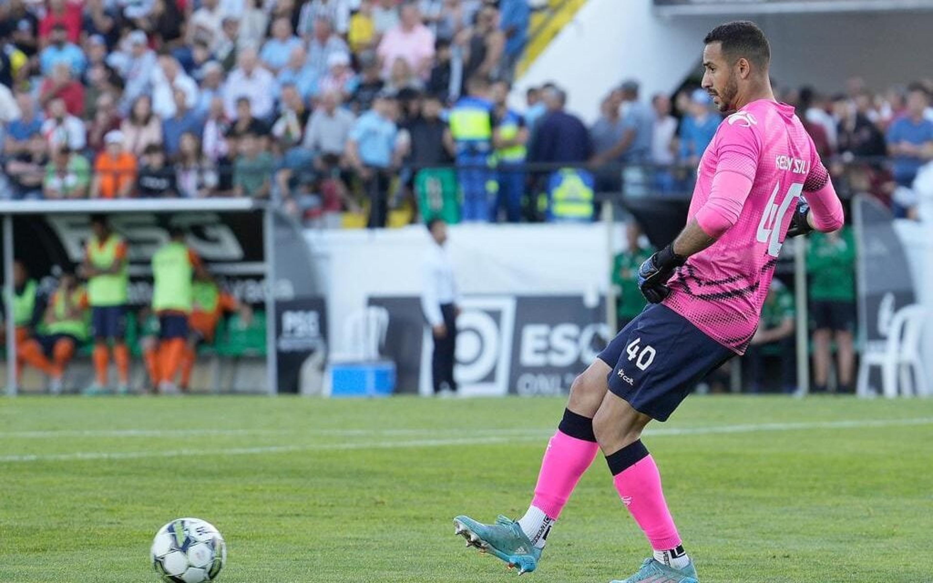 Goleiro brasileiro exalta campanha do Moreirense e celebra retorno à elite portuguesa com título