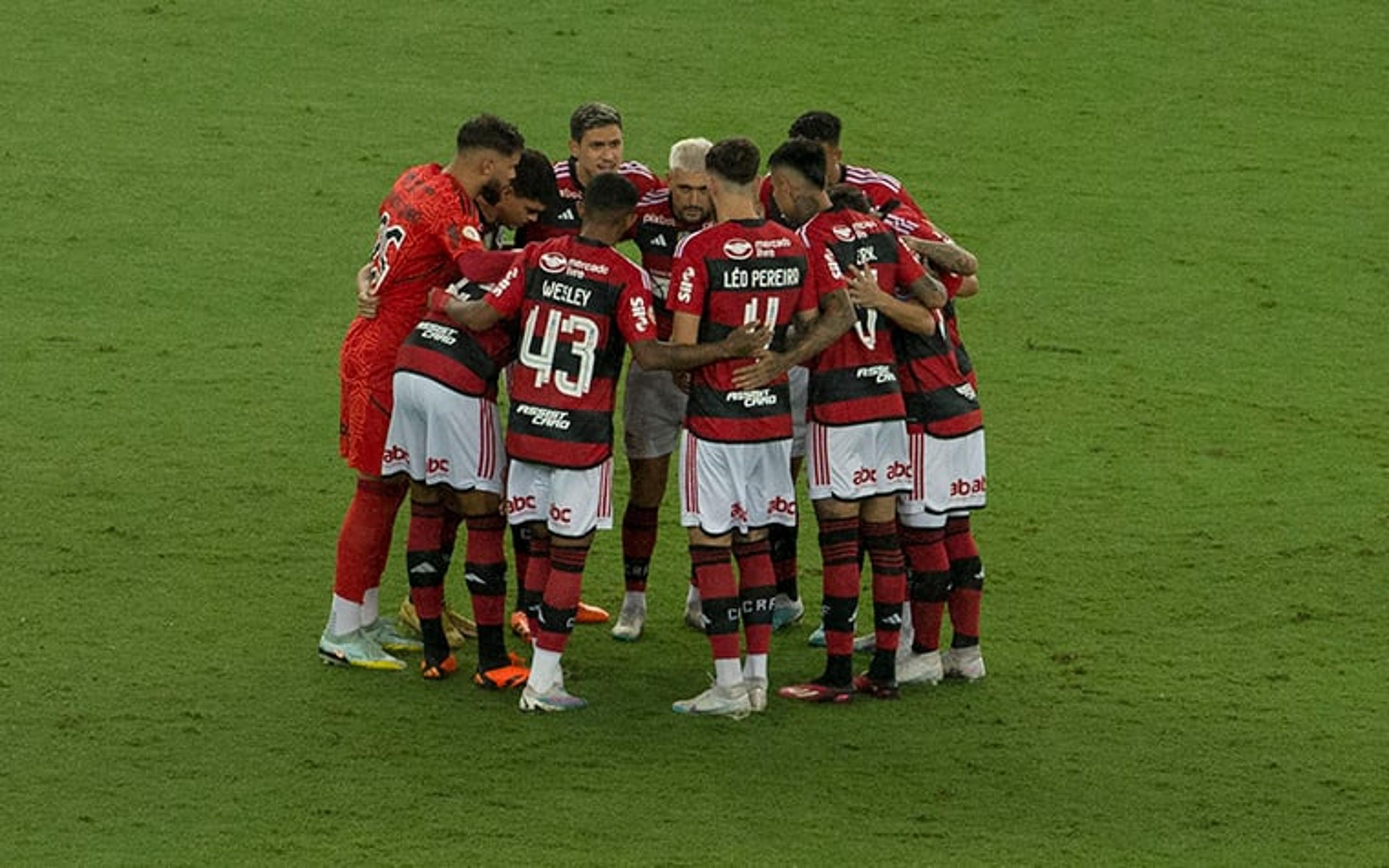 Torcedores do Flamengo detonam titular em clássico contra o Fluminense: ‘Horrível’