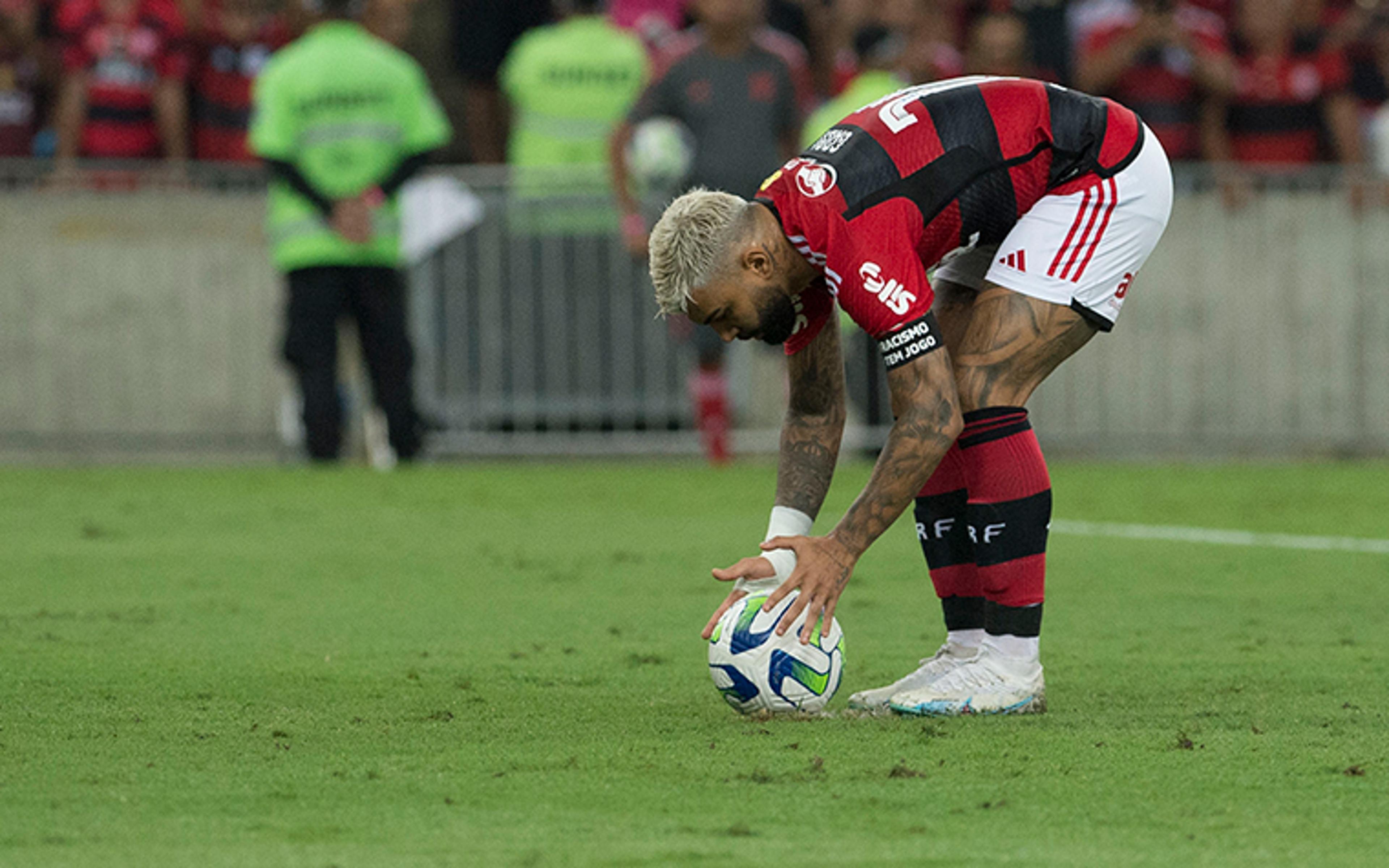 ‘Fase está tão ruim que até Gabigol perde pênalti’, lamentam torcedores do Flamengo