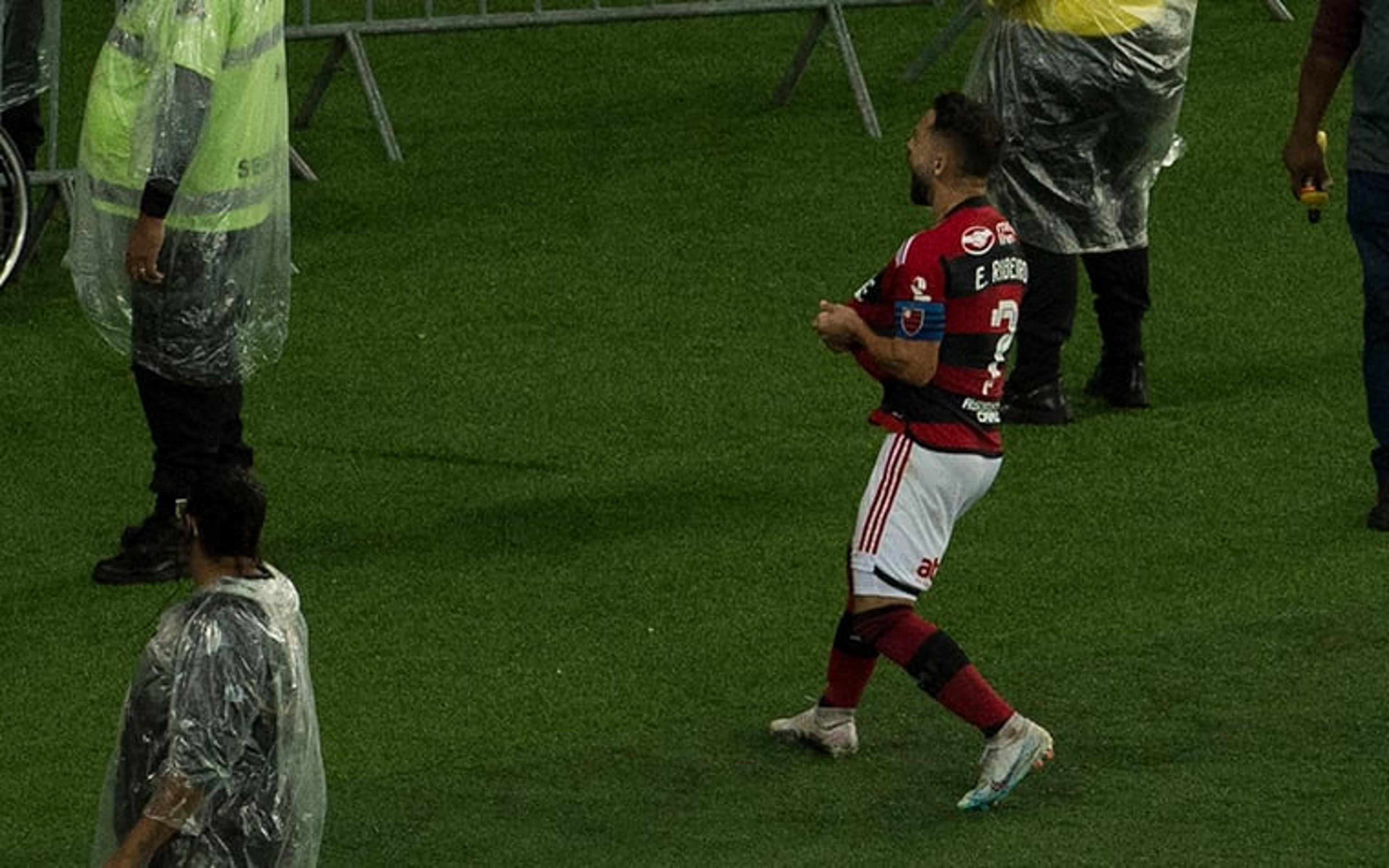 Flamengo bate o Goiás e volta a vencer no Brasileirão depois de três derrotas