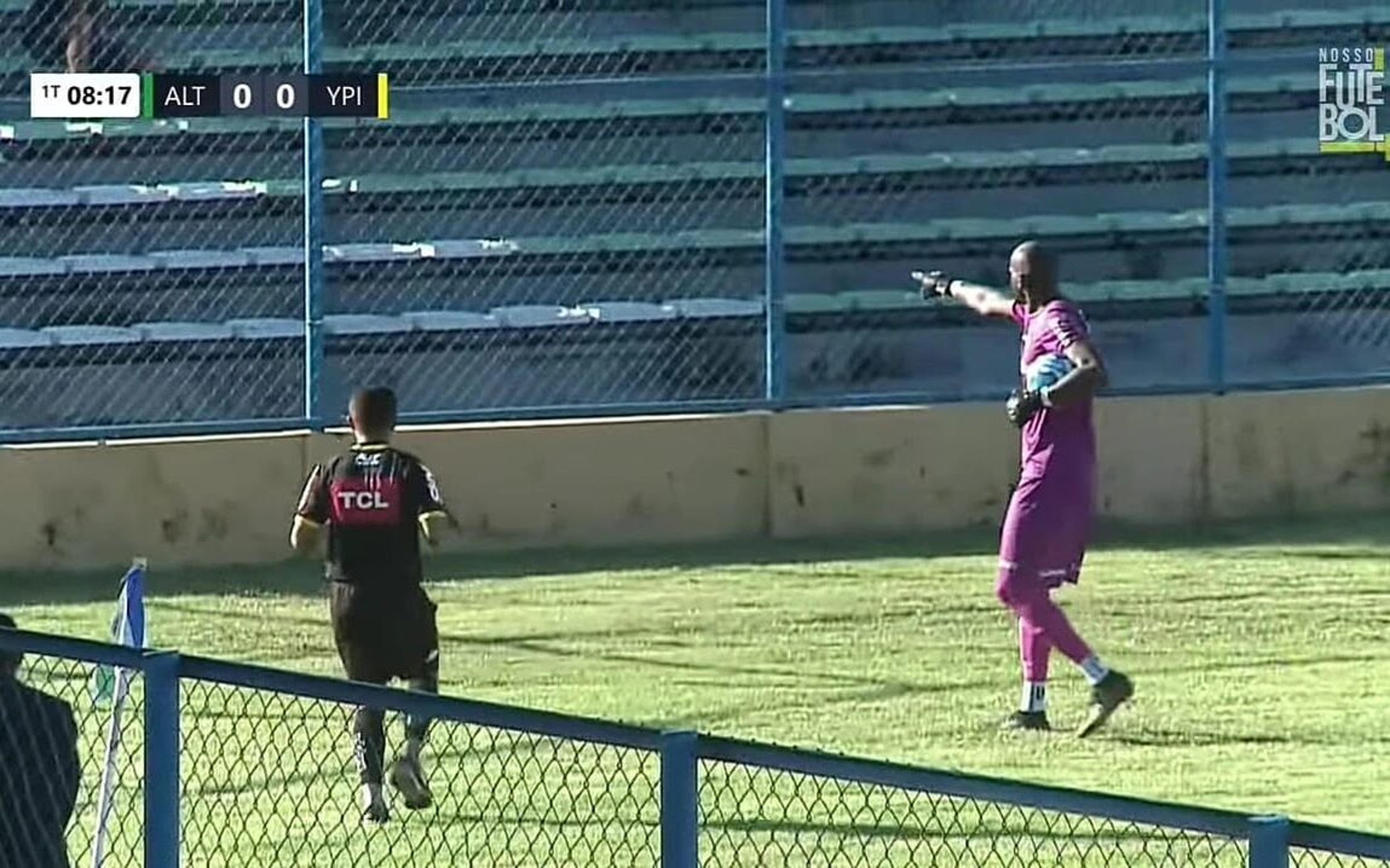 Goleiro relata injúria racial e torcedor é preso durante jogo da Série C