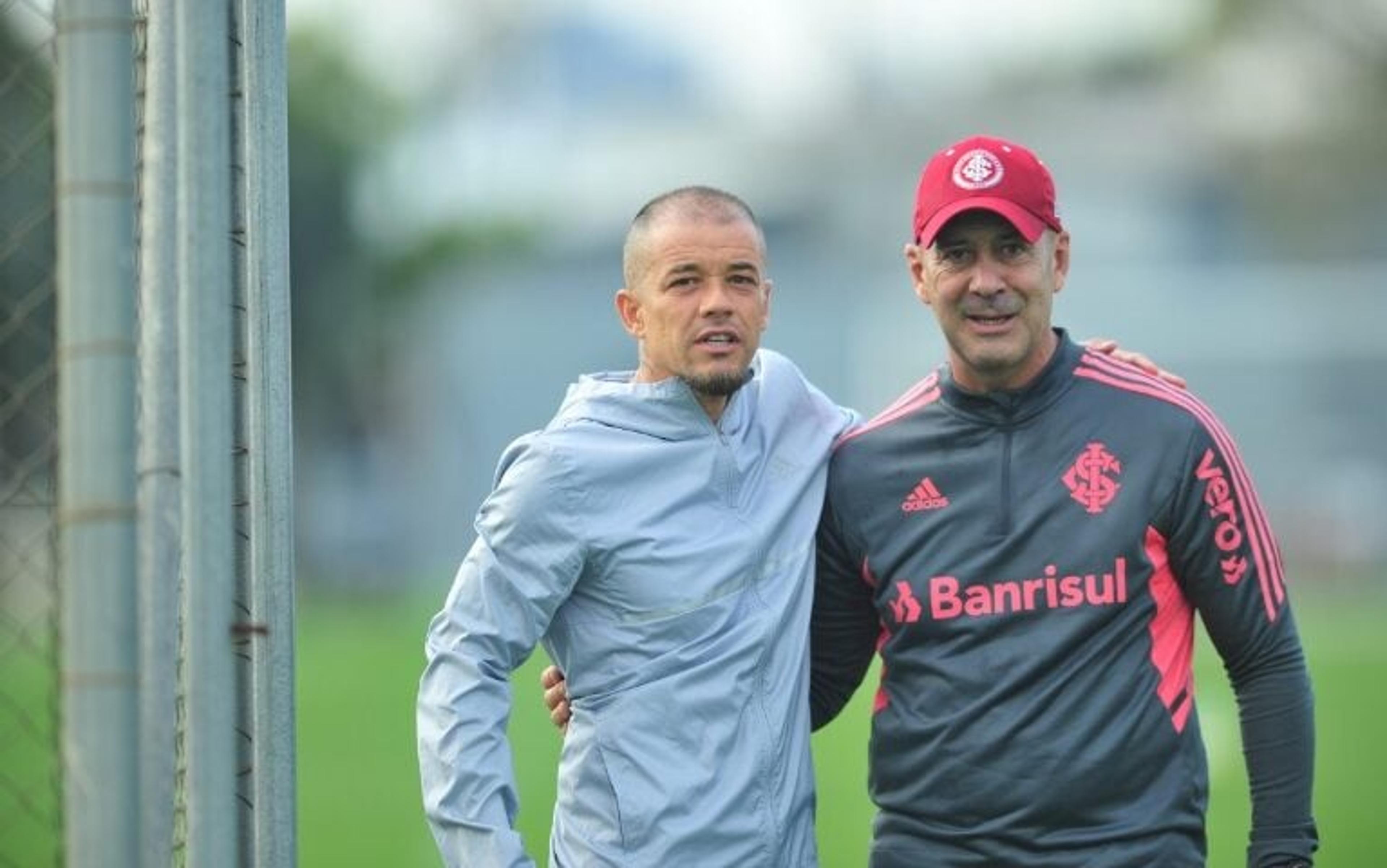 Flávio de Oliveira volta a função de preparador físico no Internacional