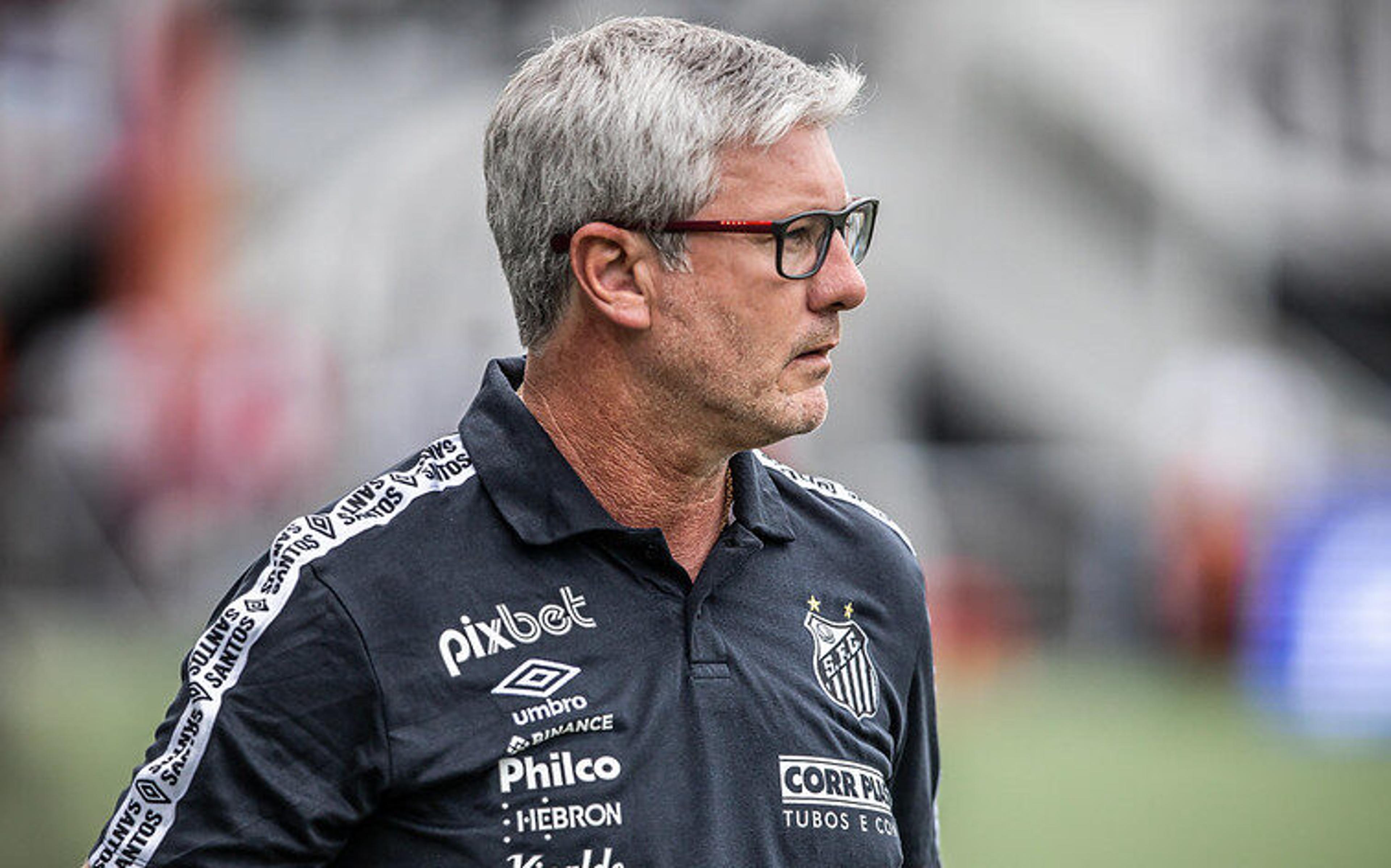 Santos segue com desempenho ruim fora de casa, e marca incomoda o técnico Odair Hellmann