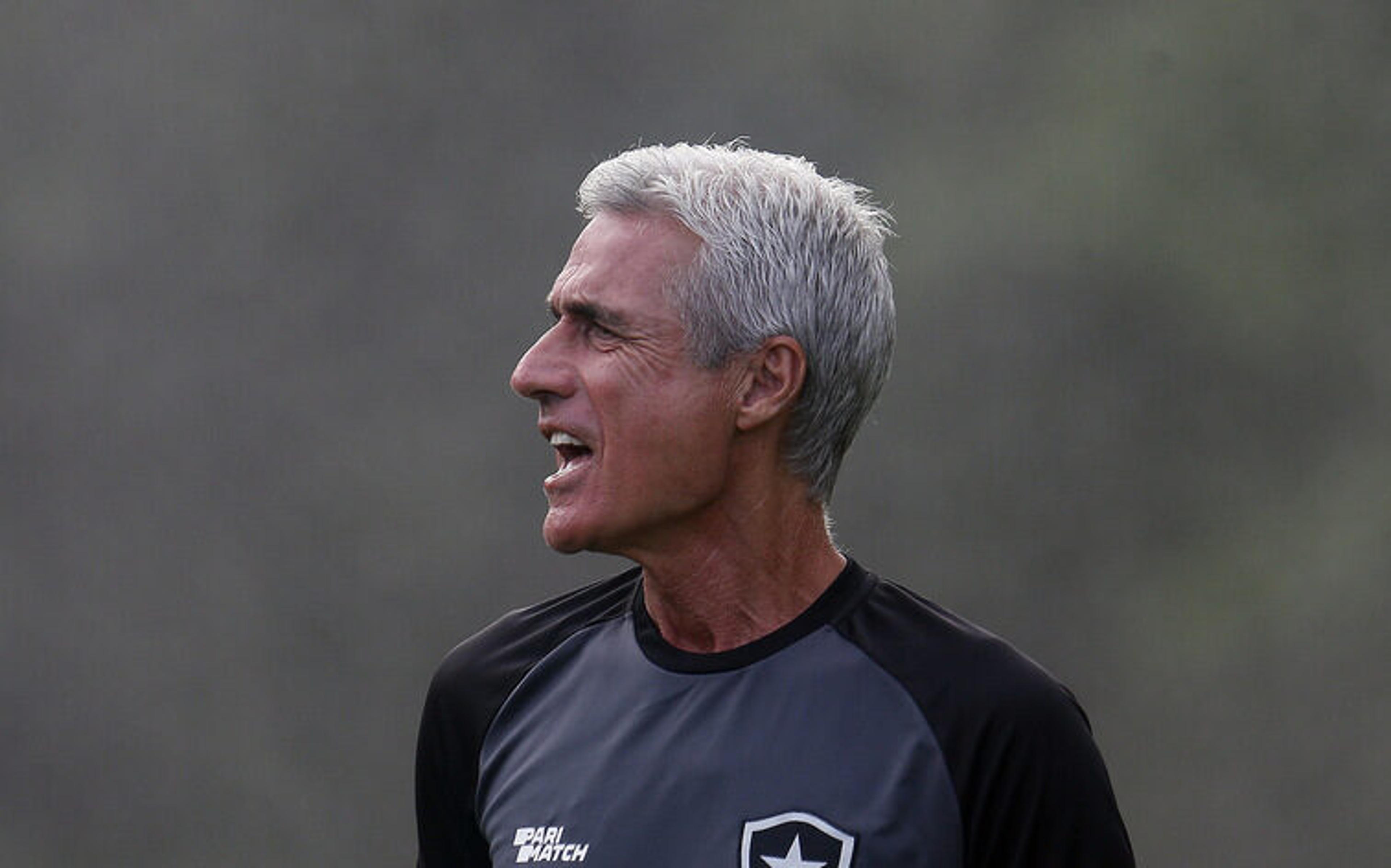 Luís Castro faz discurso motivacional antes do clássico entre Flamengo x Botafogo; confira