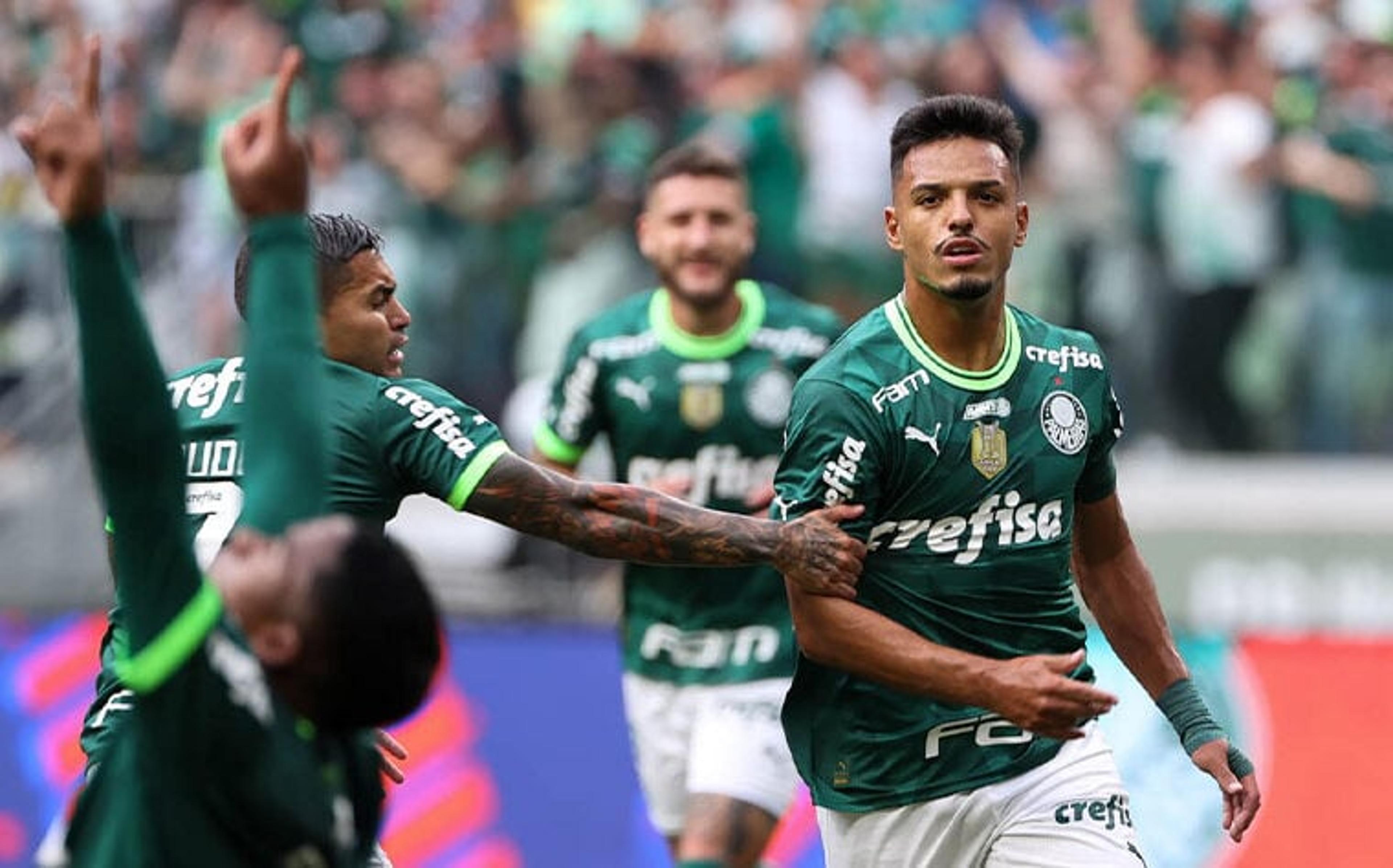 VÍDEO: Torcedores do Palmeiras defendem Gabriel Menino após acusações nas redes sociais