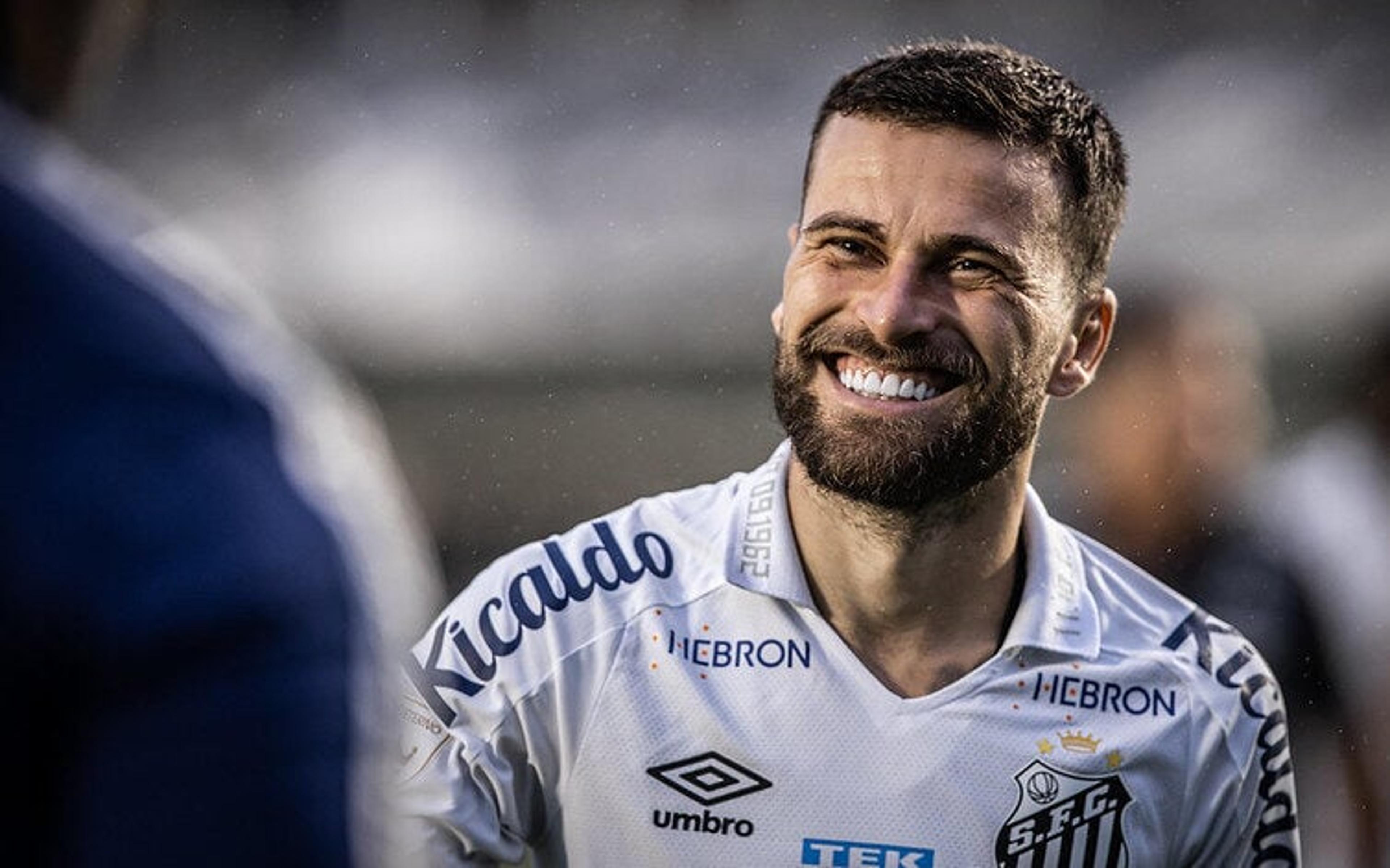 Lucas Lima melhora criatividade do ataque do Santos com seu retorno ao clube