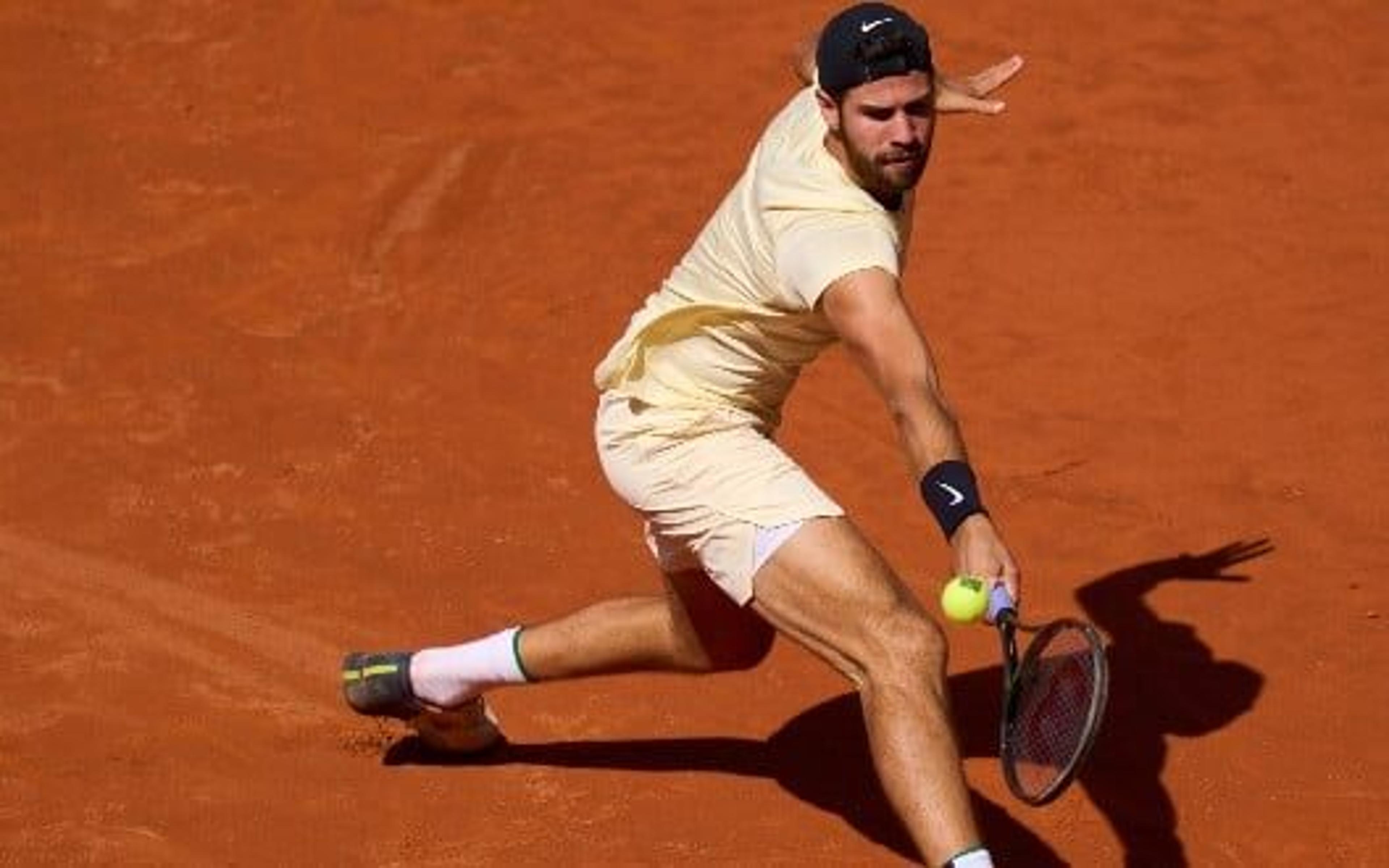 Khachanov derruba Rublev de Madri. Medvedev é eliminado