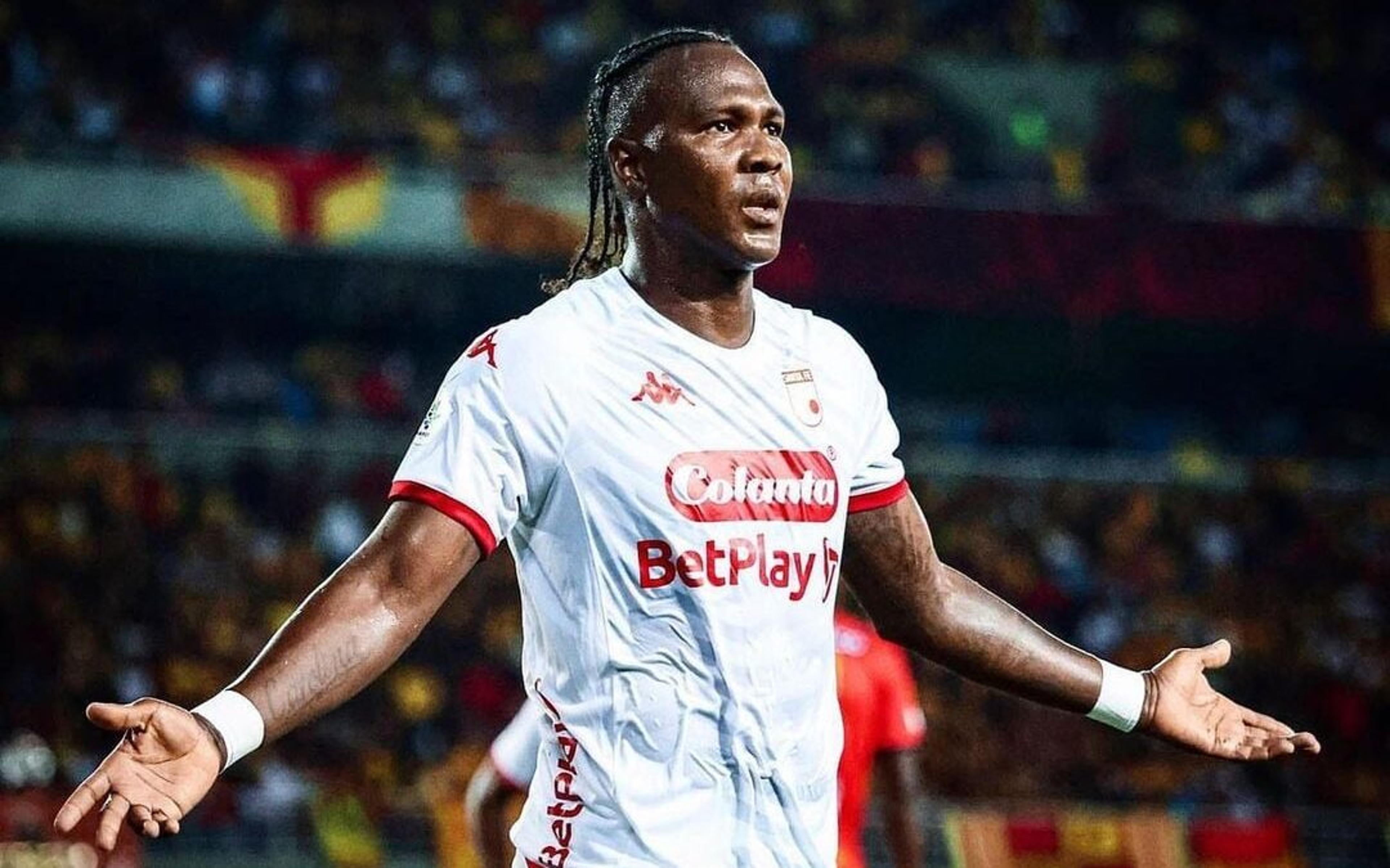 Hugo Rodallega denuncia racismo em jogo da Sul-Americana