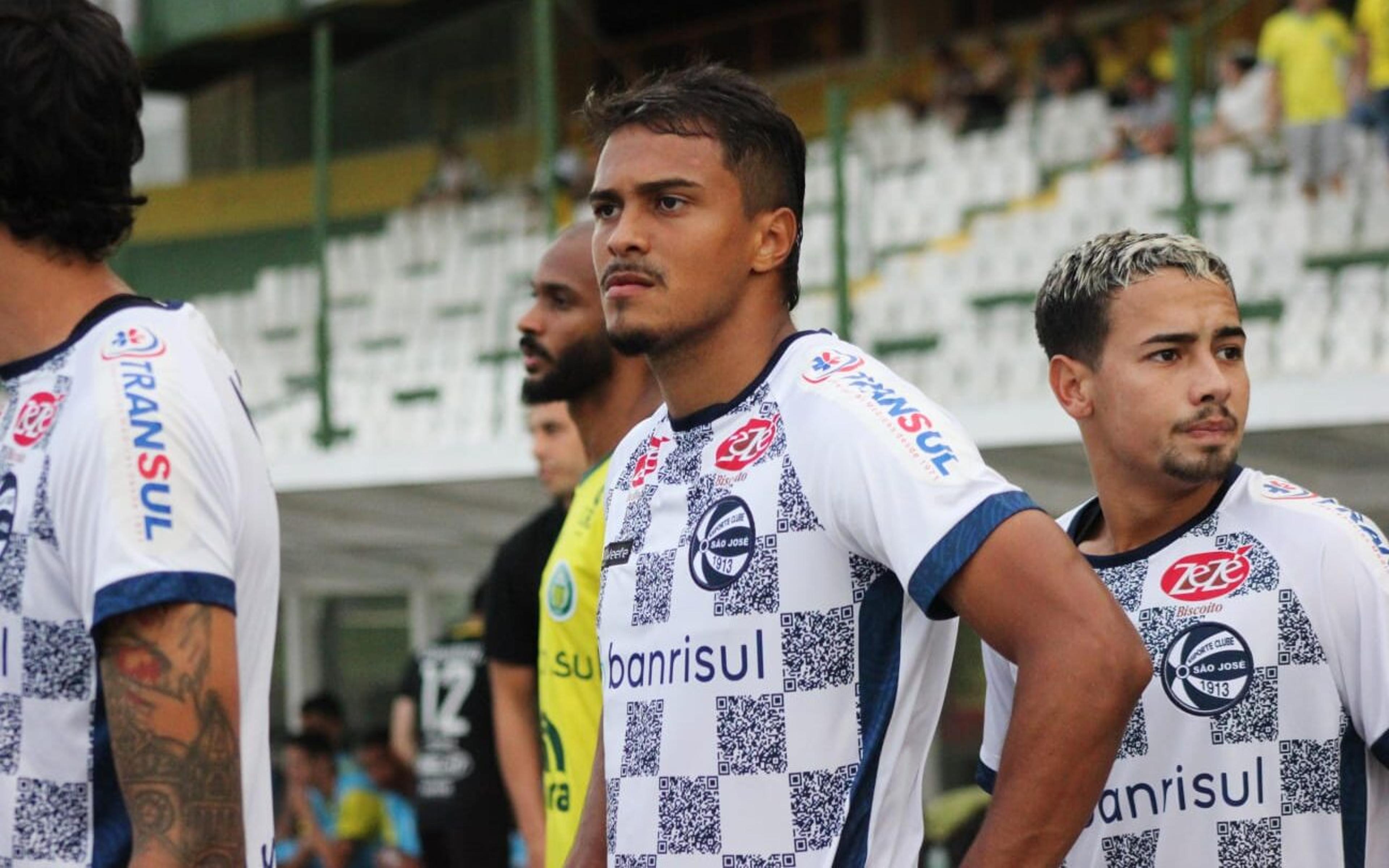 Zagueiro Ryan acredita em evolução do São José na Série C do Brasileirão