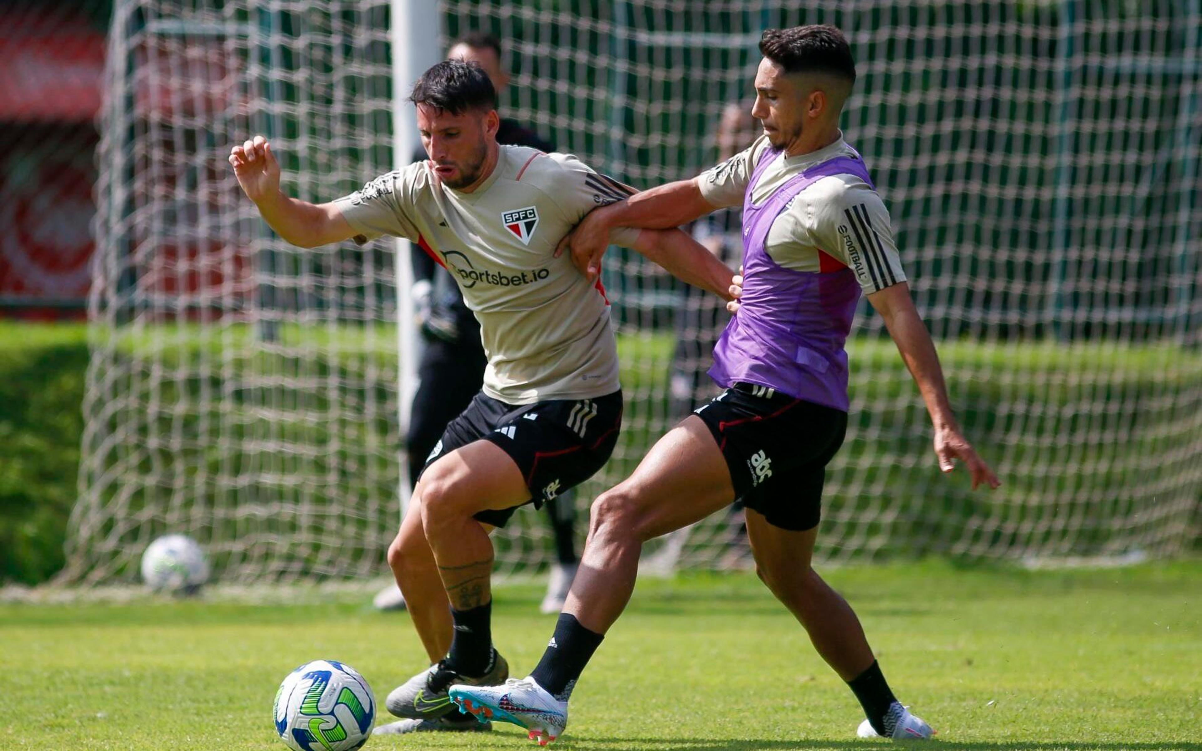 Escalação do São Paulo: equipe encerra preparação para enfrentar o Internacional, e Calleri se coloca à disposição para o confronto