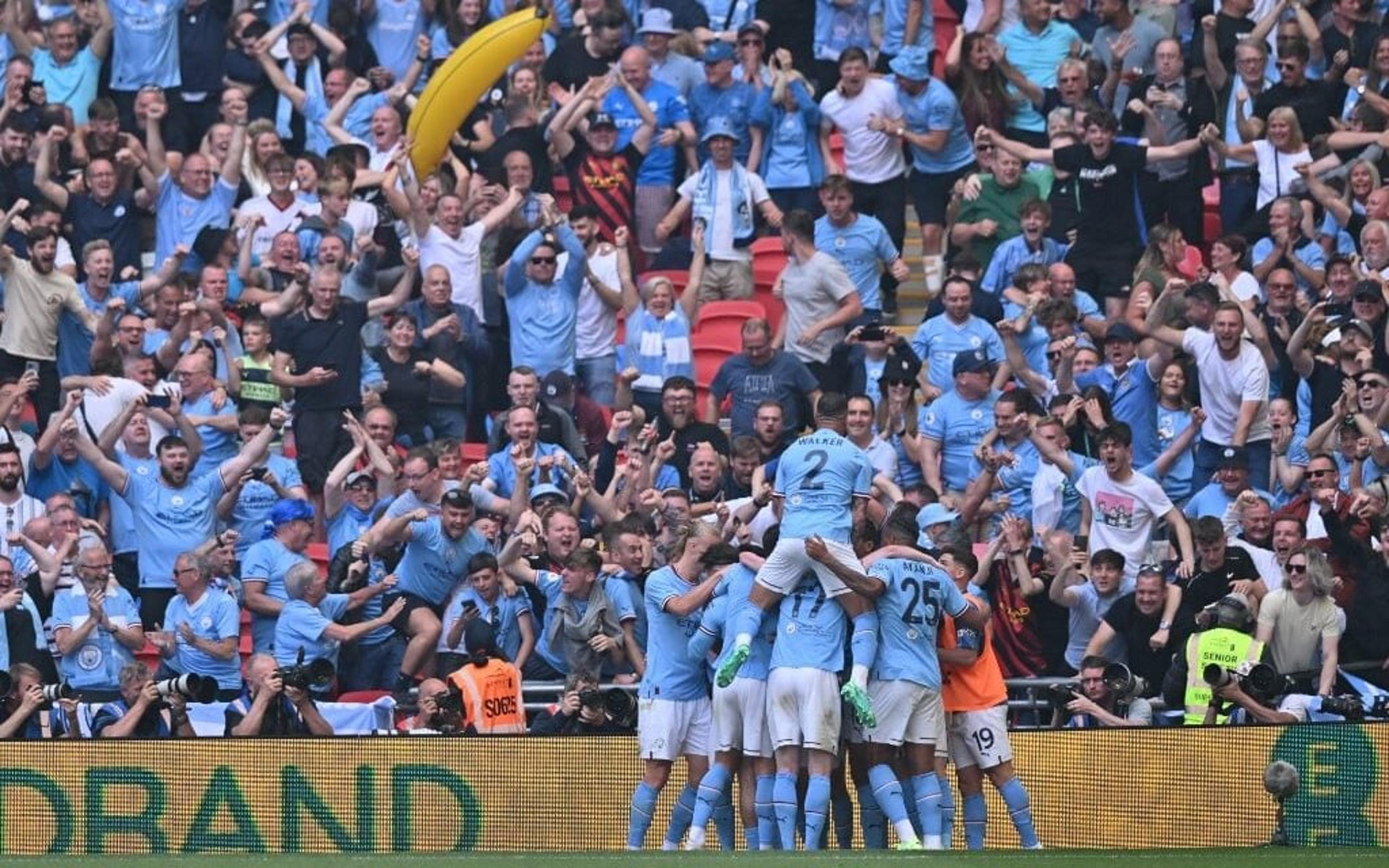 Gundogan brilha, Manchester City vence Manchester United, conquista Copa da Inglaterra e busca a Tríplice Coroa