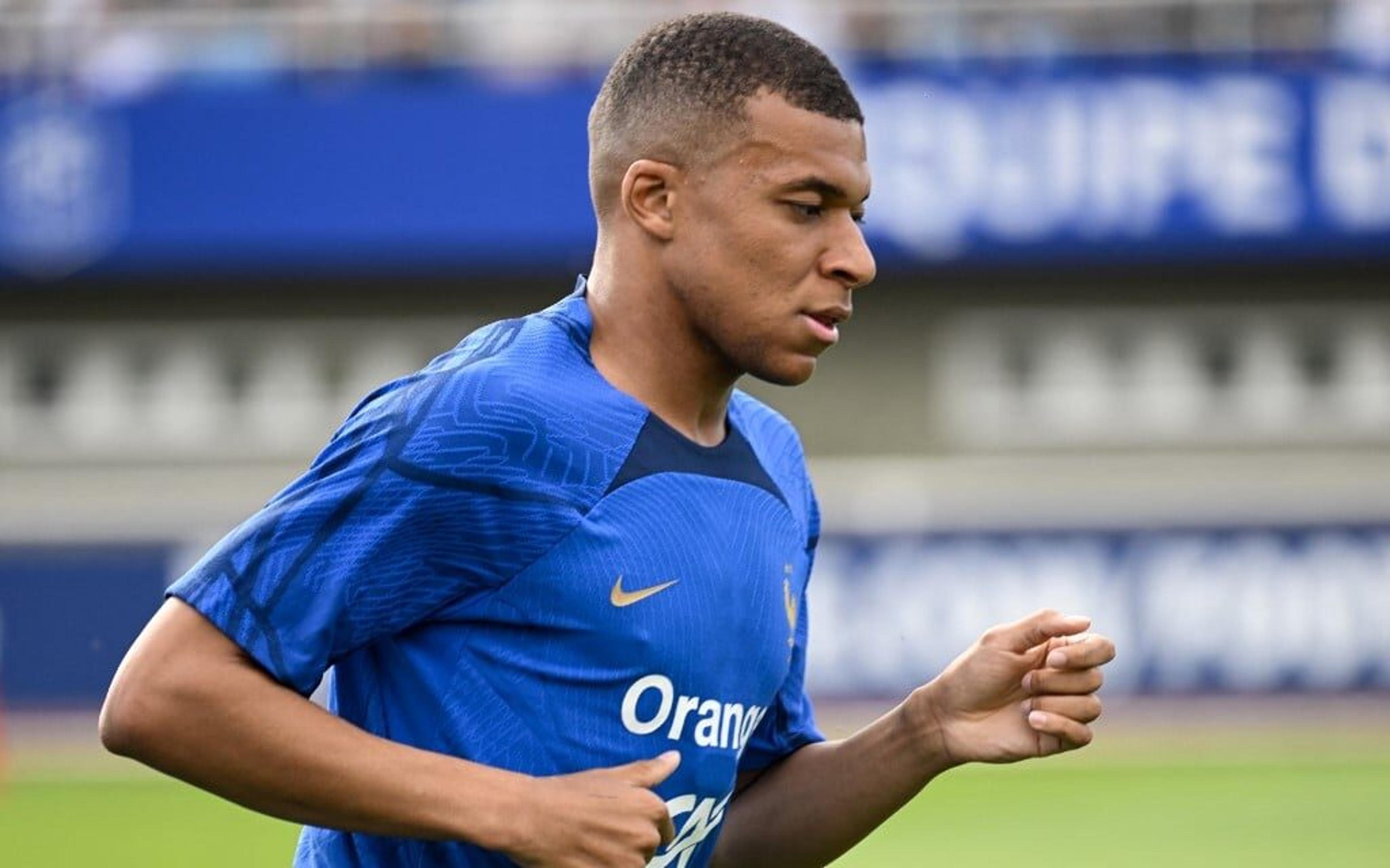 Mbappé comunica ao PSG que não vai permanecer no clube em 2024, diz jornal