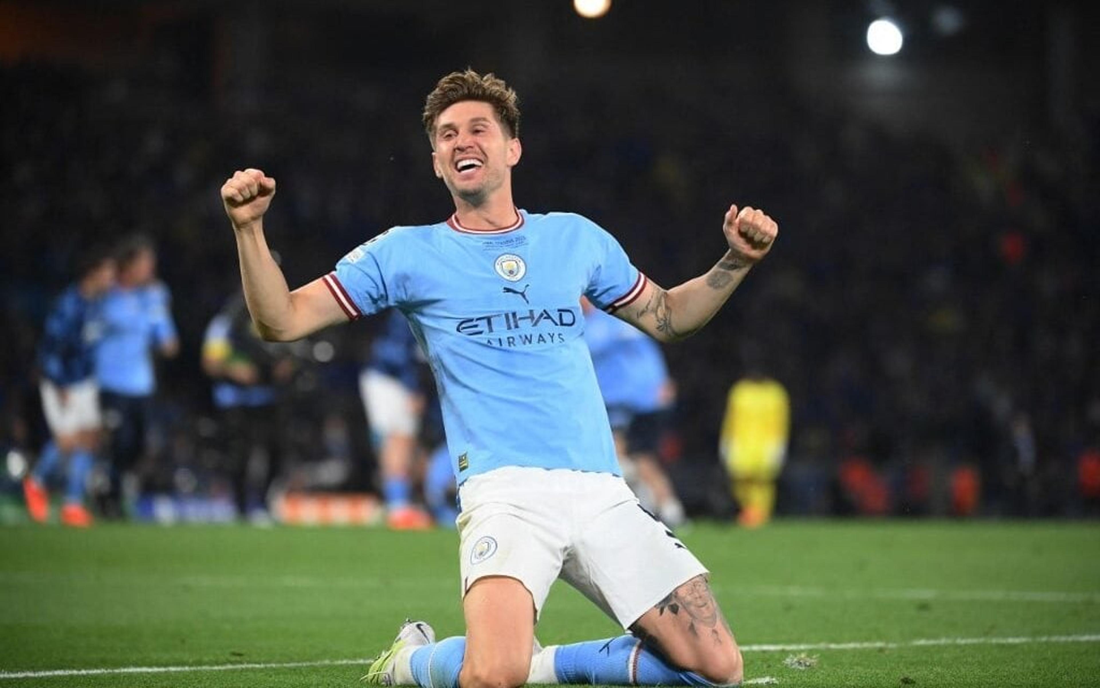 Polivalente, John Stones relembra derrota para o Chelsea e comemora Champions League do Manchester City: ‘É um sonho’