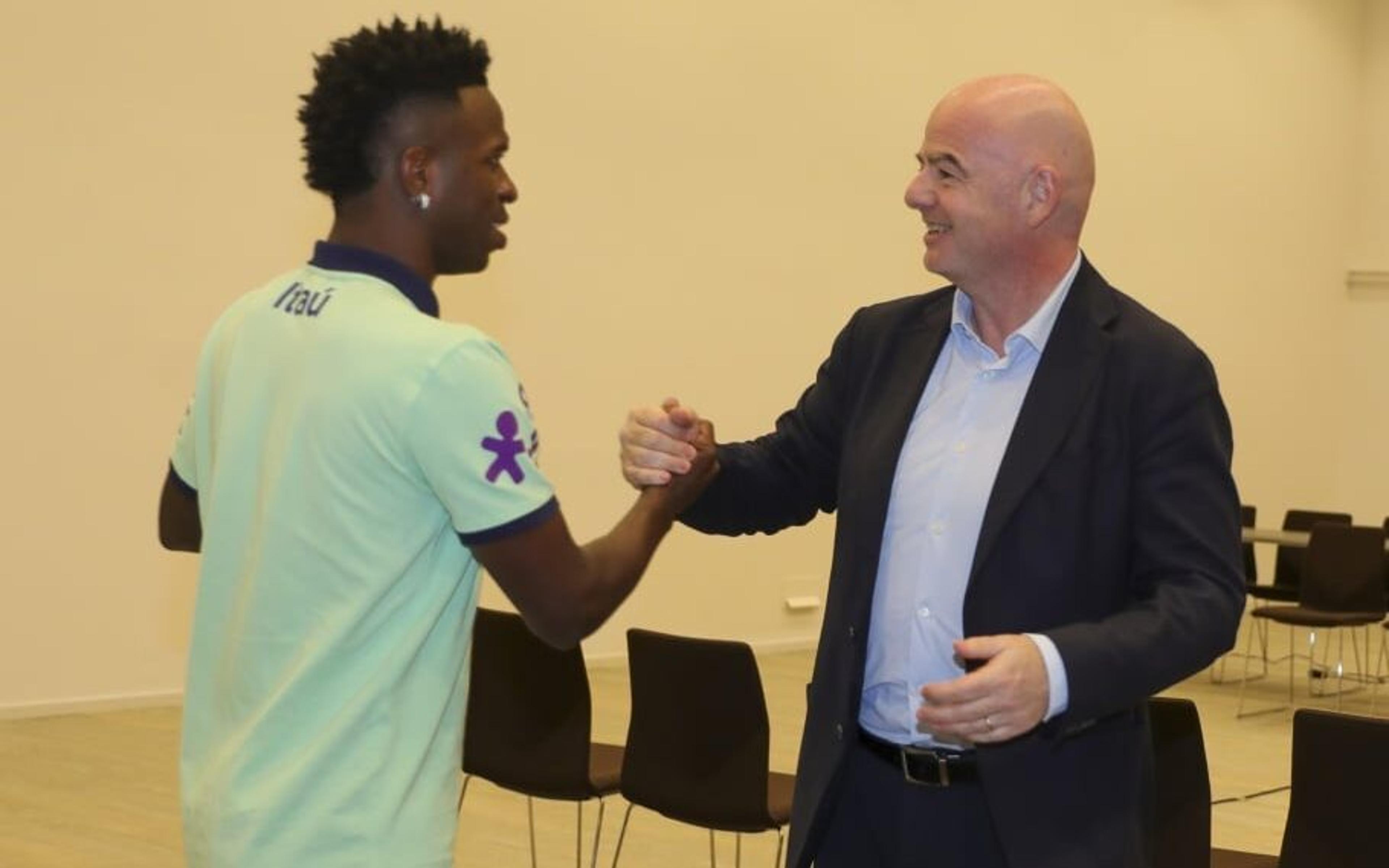 Vinícius Júnior vai liderar comitê antirracista da Fifa a pedido do presidente Gianni Infantino