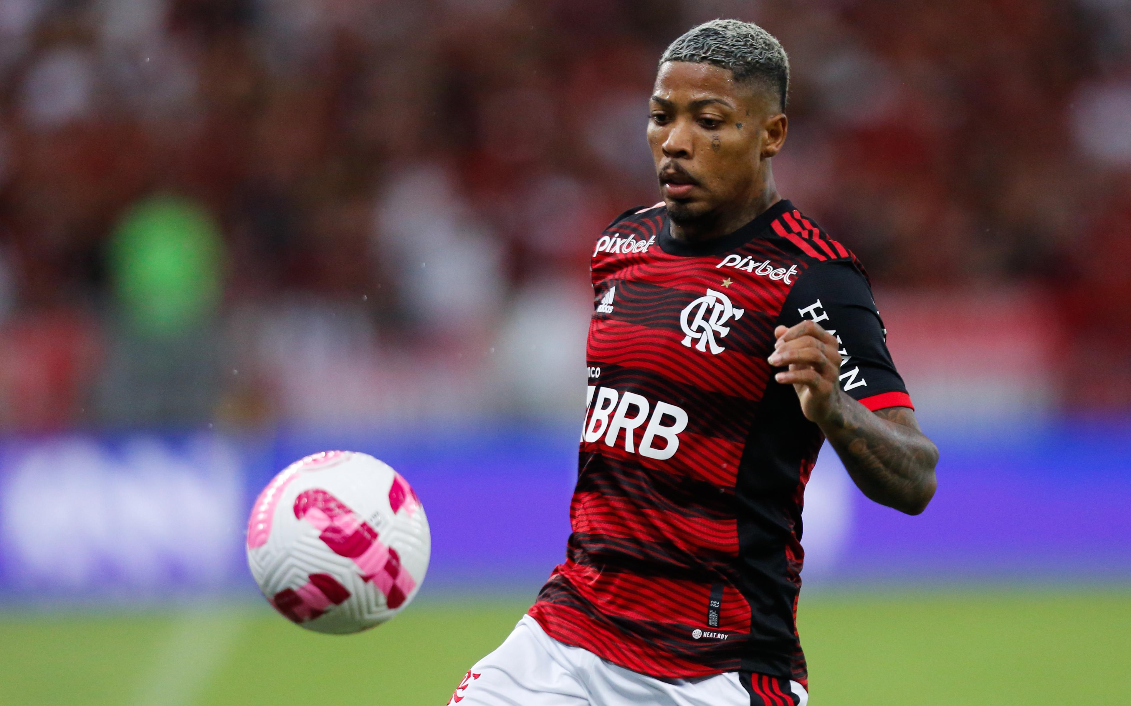 Flamengo encaminha saída de Marinho ao Fortaleza