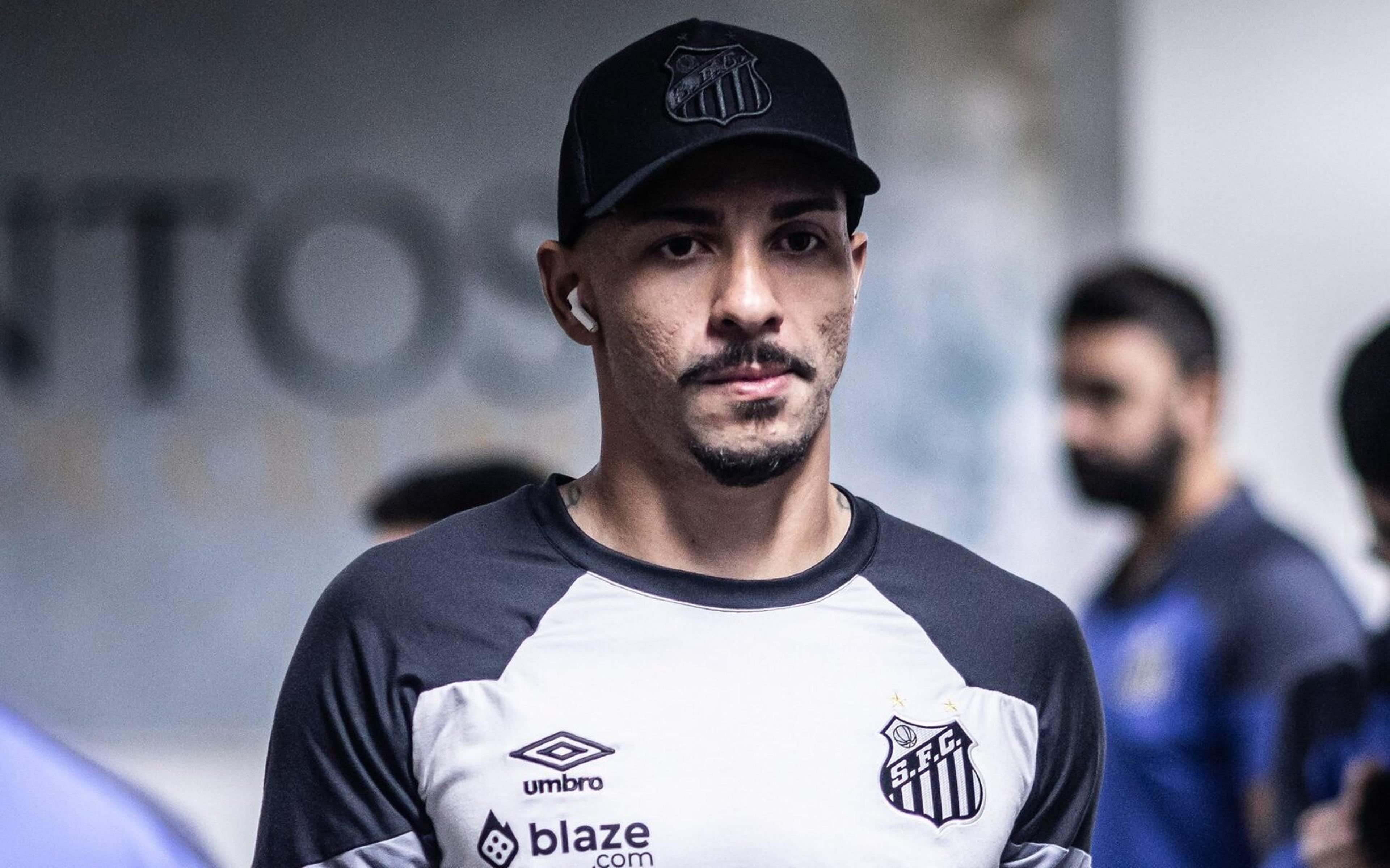 Força, Alison! Volante do Santos passará por cirurgia no joelho e está fora da temporada