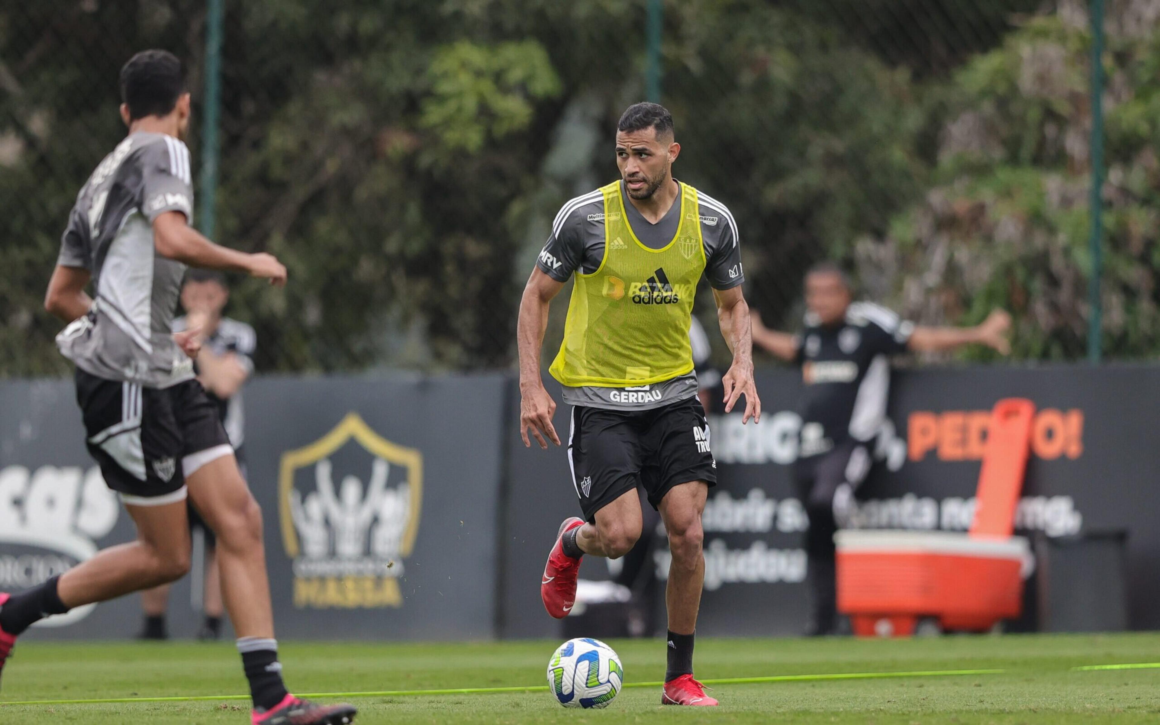 Treino do Atlético-MG tem Kardec, Allan e Pedrinho em campo; trio ainda não tem previsão de retorno