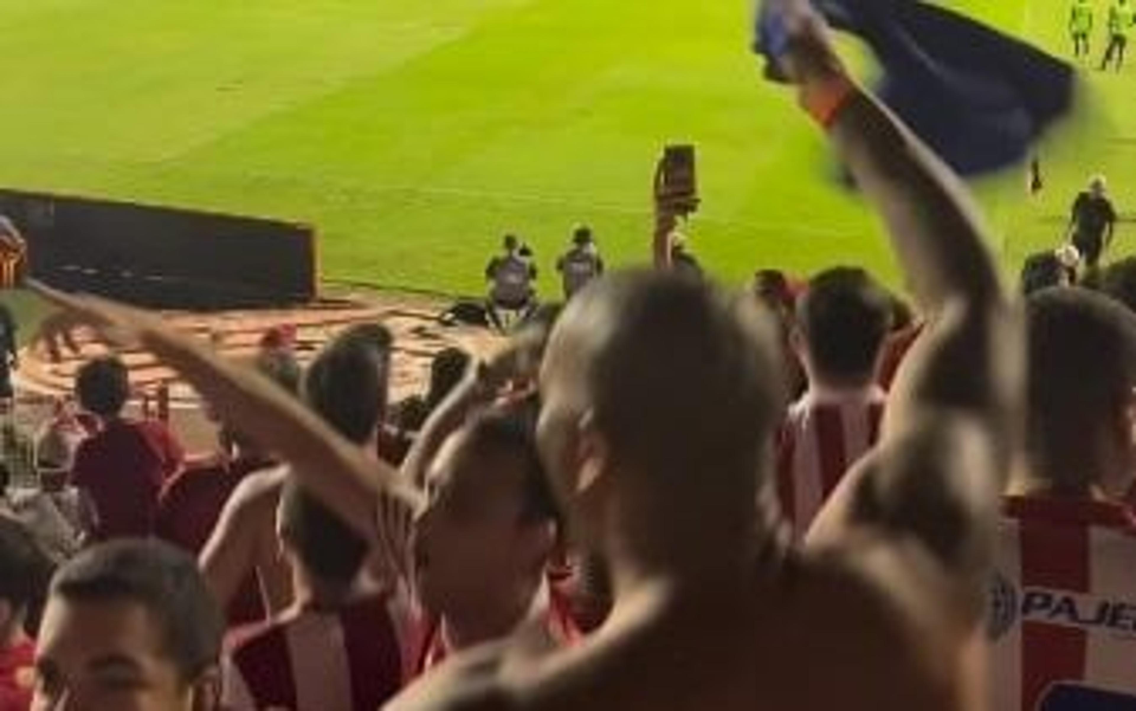 VÍDEO: ídolo do Náutico, Acosta ‘invade’ arquibancada e canta com a torcida